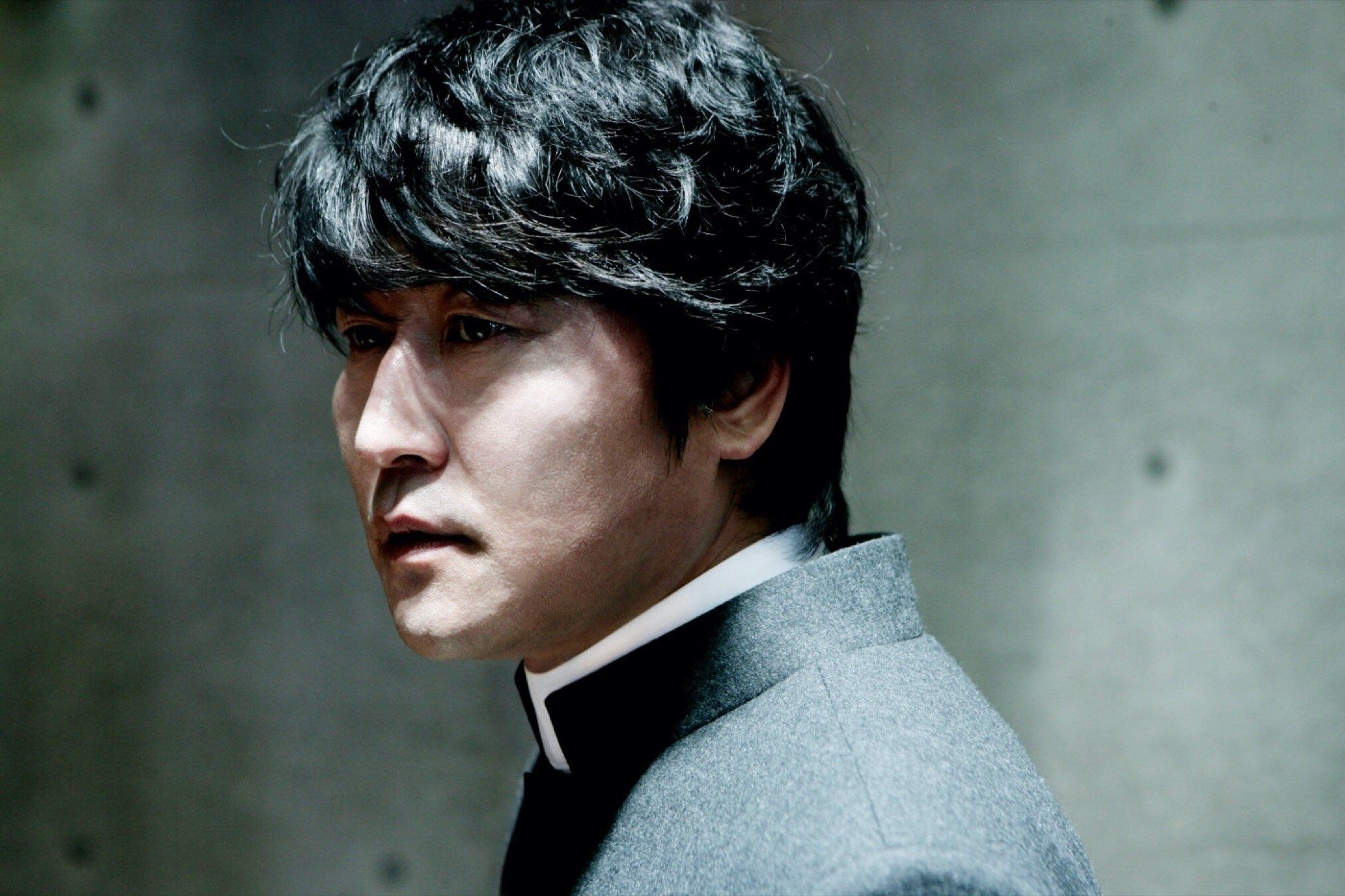 2024x1349 Song Kang Ho Wallpaper
