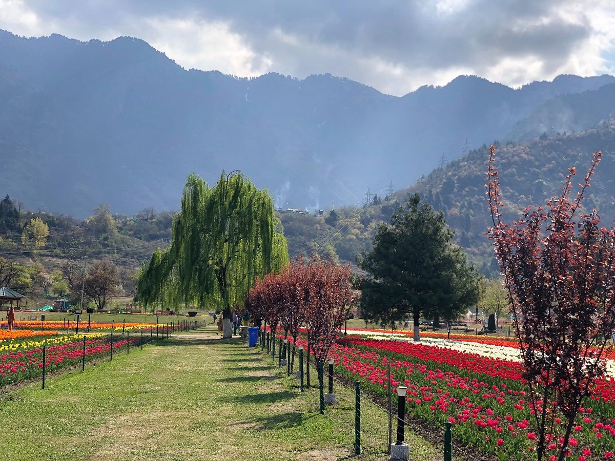1200x900 Reasons to Visit Kashmir