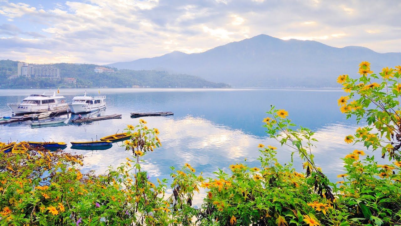 1280x720 Discover the Scenic Sun Moon Lake in Taiwan