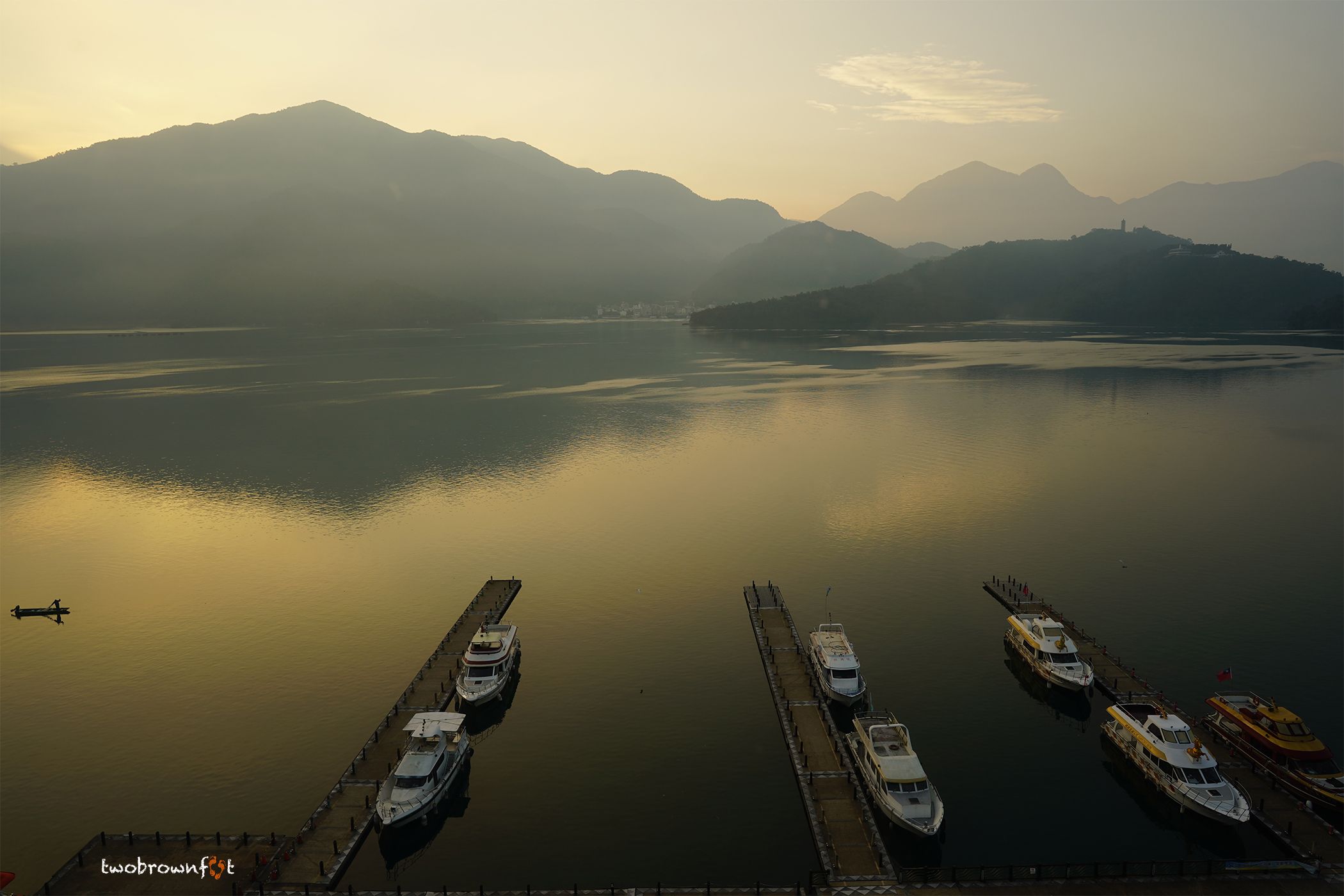 2100x1400 Cycling Around Sun Moon Lake (Shuishe Pier Toushe Dam)