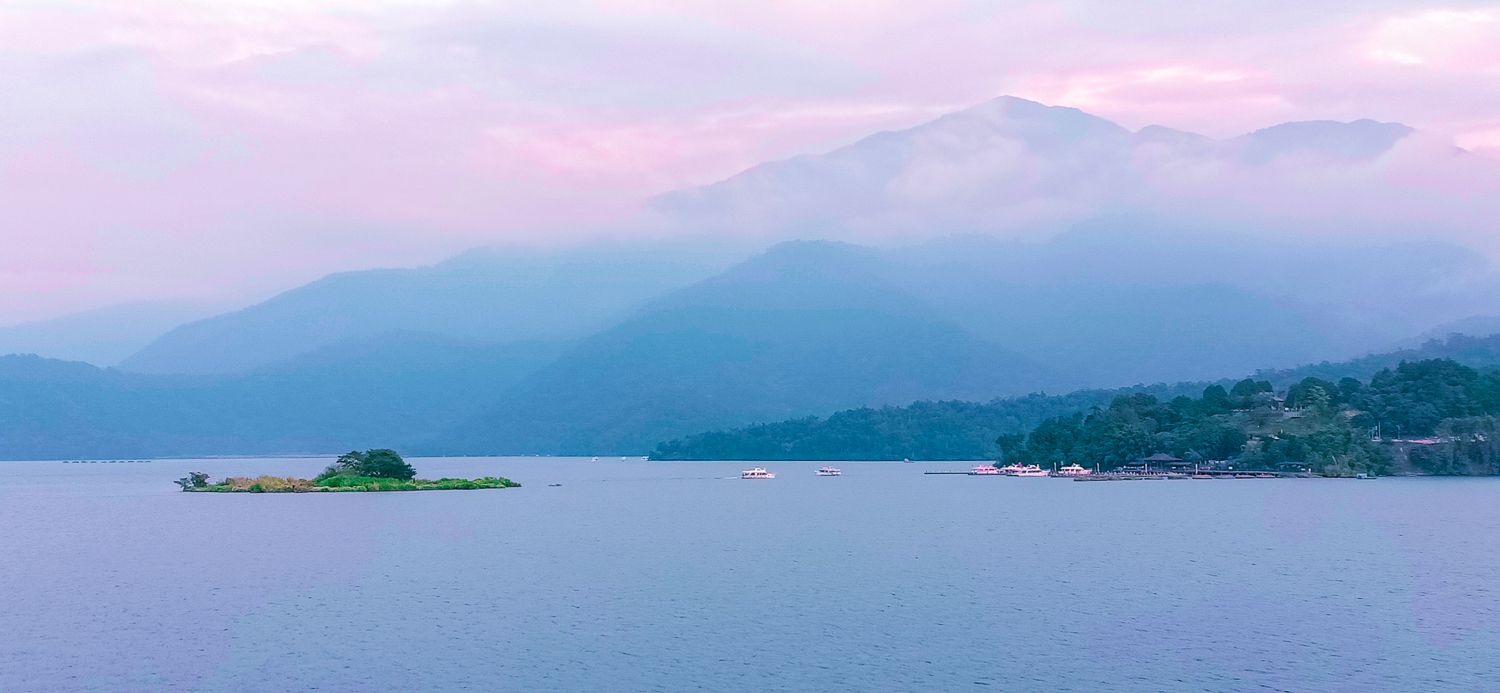 1500x693 Sun Moon Lake
