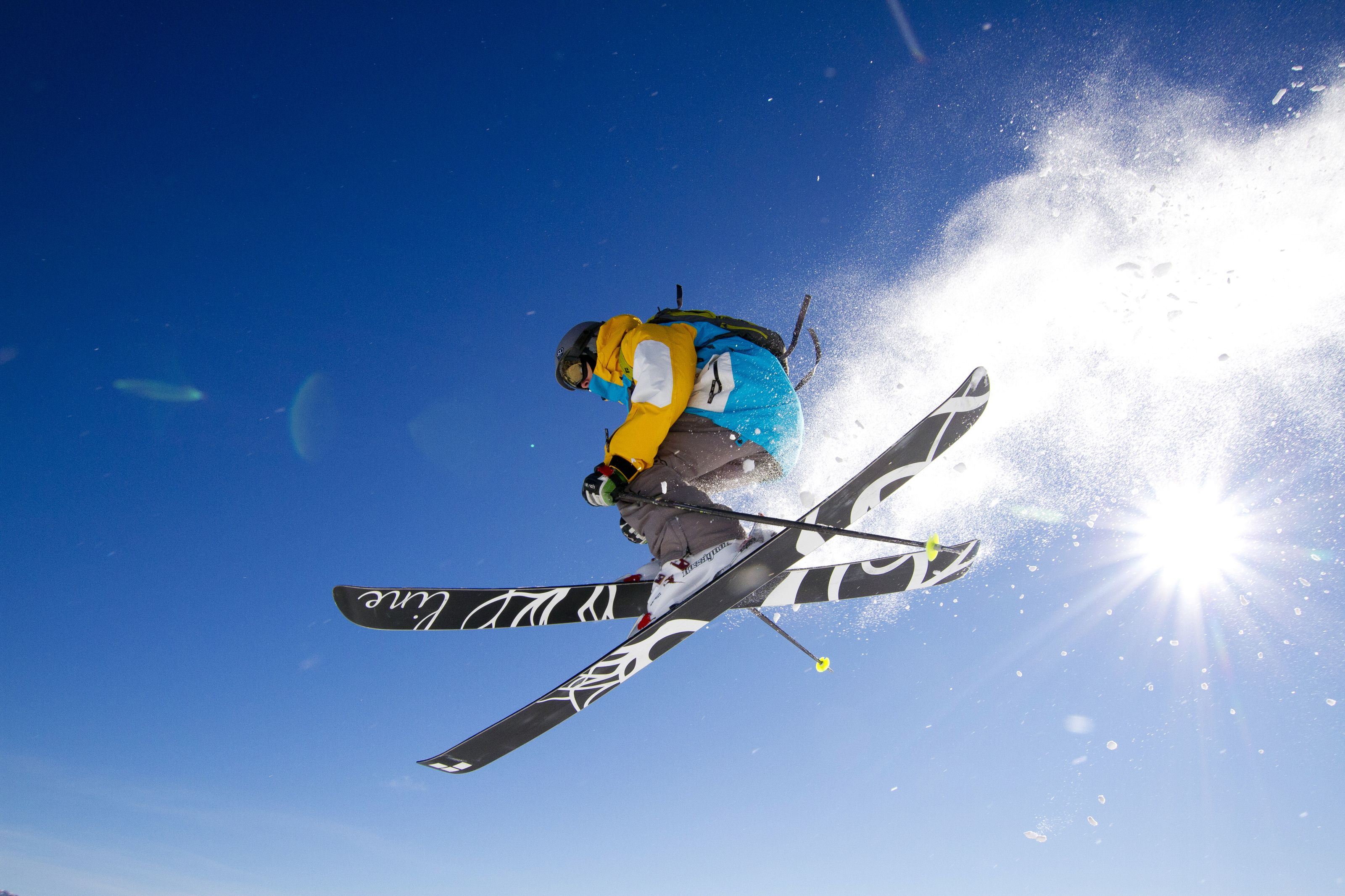 3200x2133 Ski Jump, Stevens Pass Wall Mural