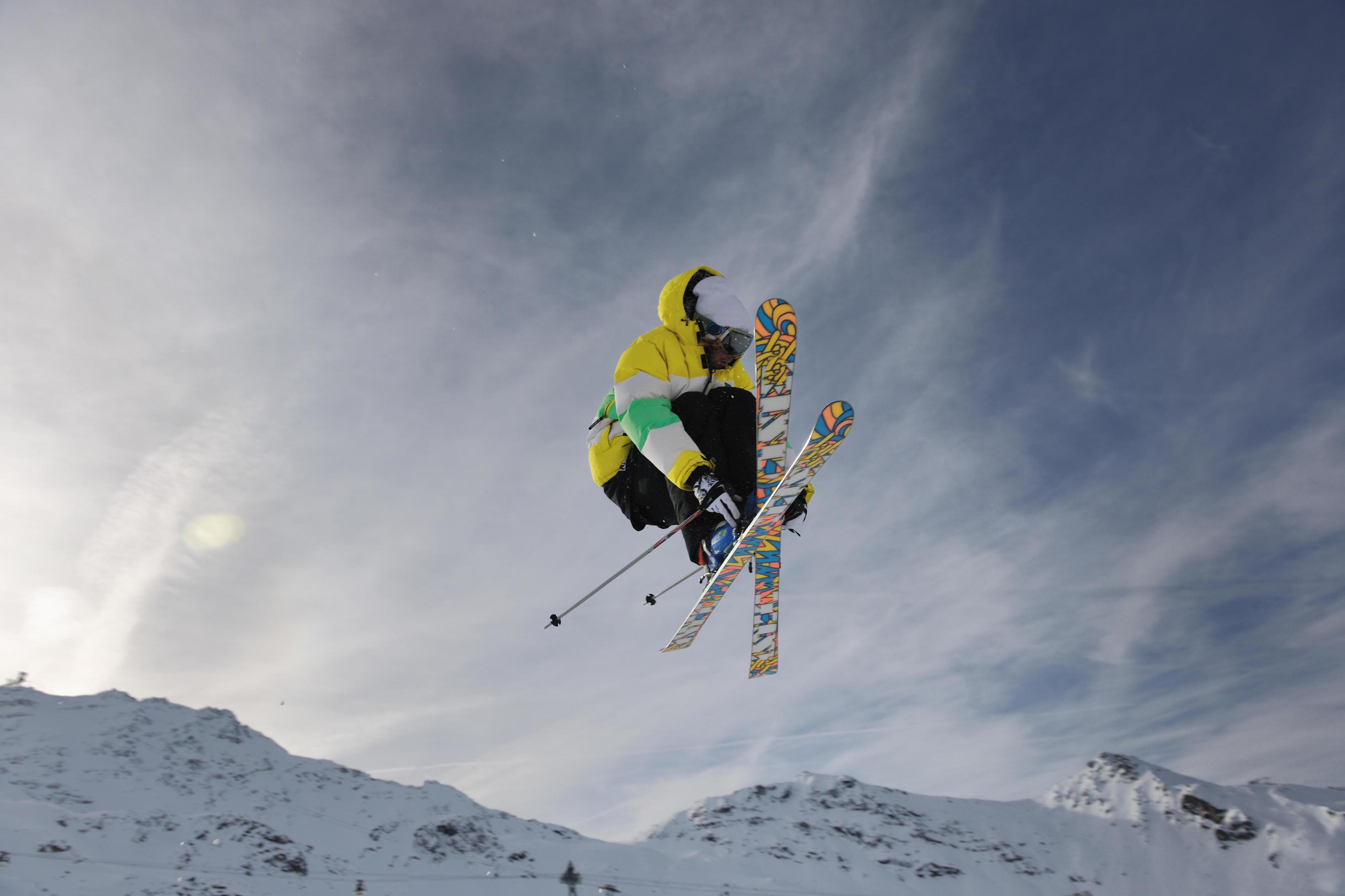 2940x1960 extreme freestyle ski jump