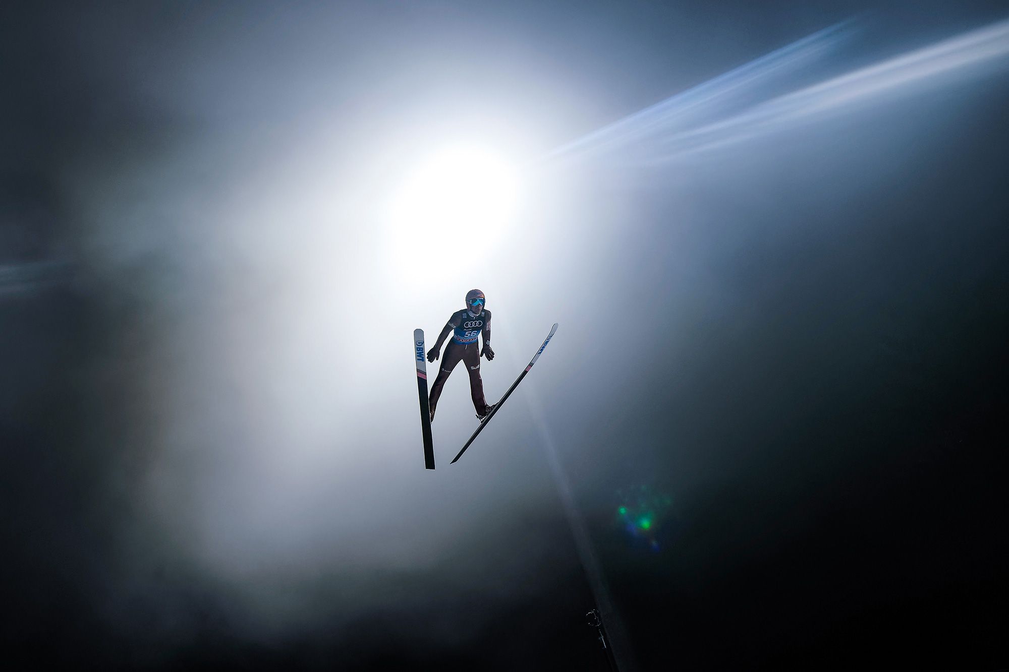 2000x1333 Sky Jump Wallpaper