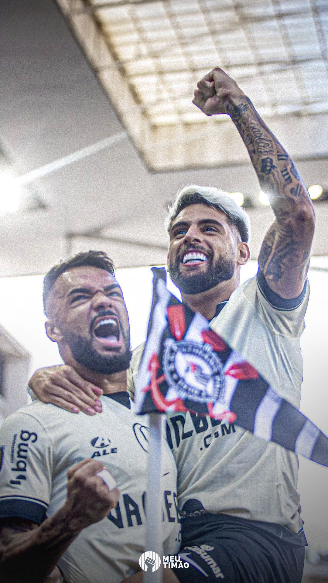 1080x1920 Fundo de tela do Corinthians: Raniele e Yuri Alberto comemorando gol contra o Santo André