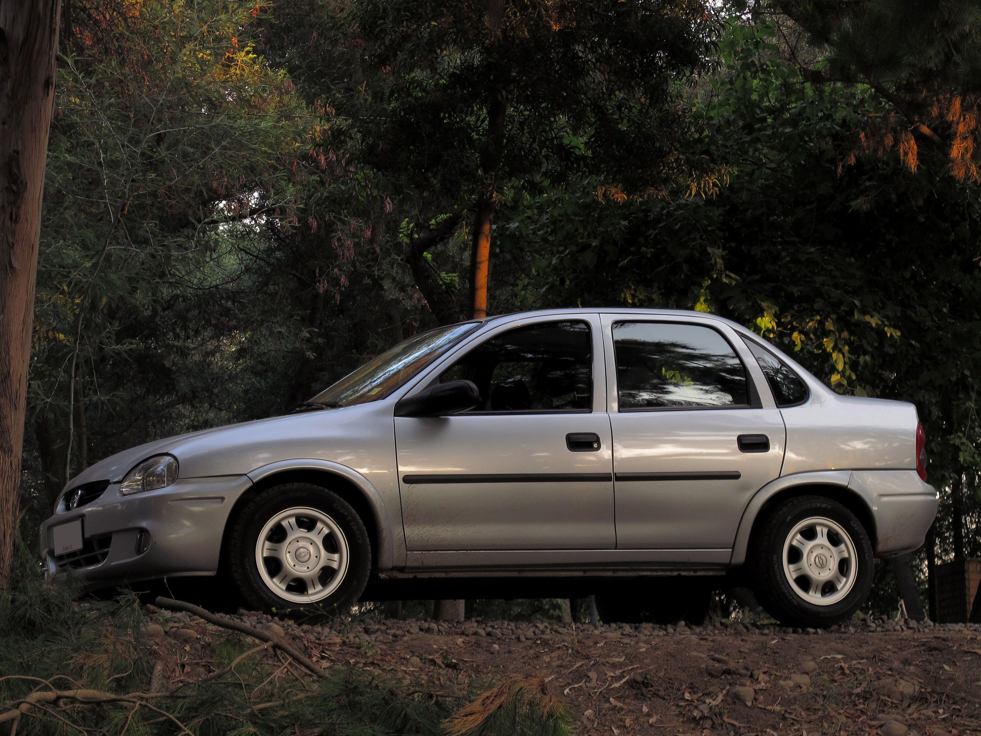 3200x2400 Chevrolet Corsa Classic 1.6 Extra Sedan