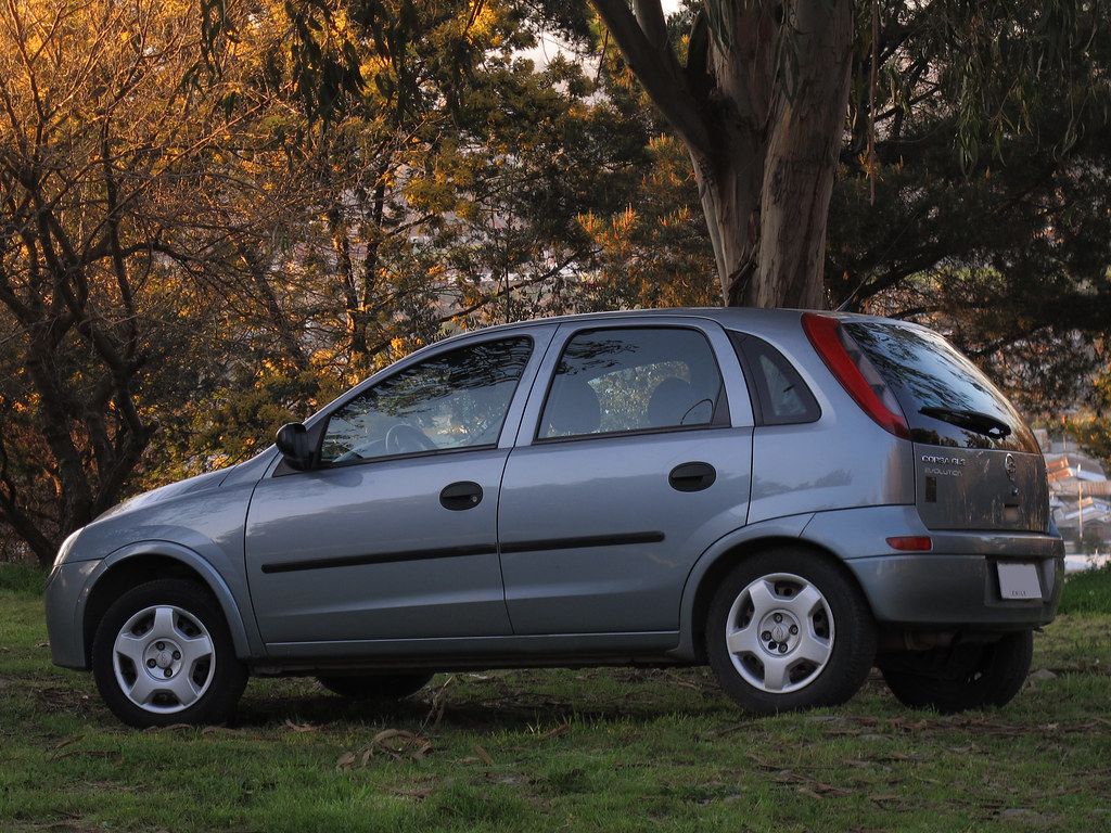1024x768 Chevrolet Corsa Evolution 1.8 GLS 2003