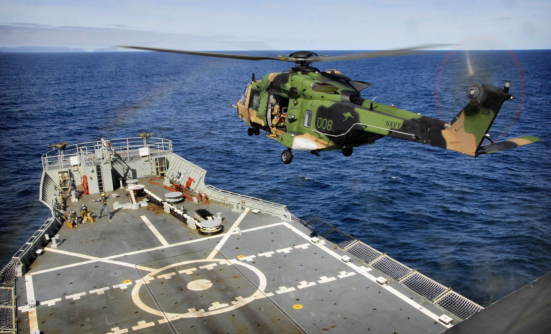 1920x1165 Download HMAS Manoora (L 52) Warship Helicopter Amphibious Assault Ship Military Royal Australian Navy HD Wallpaper