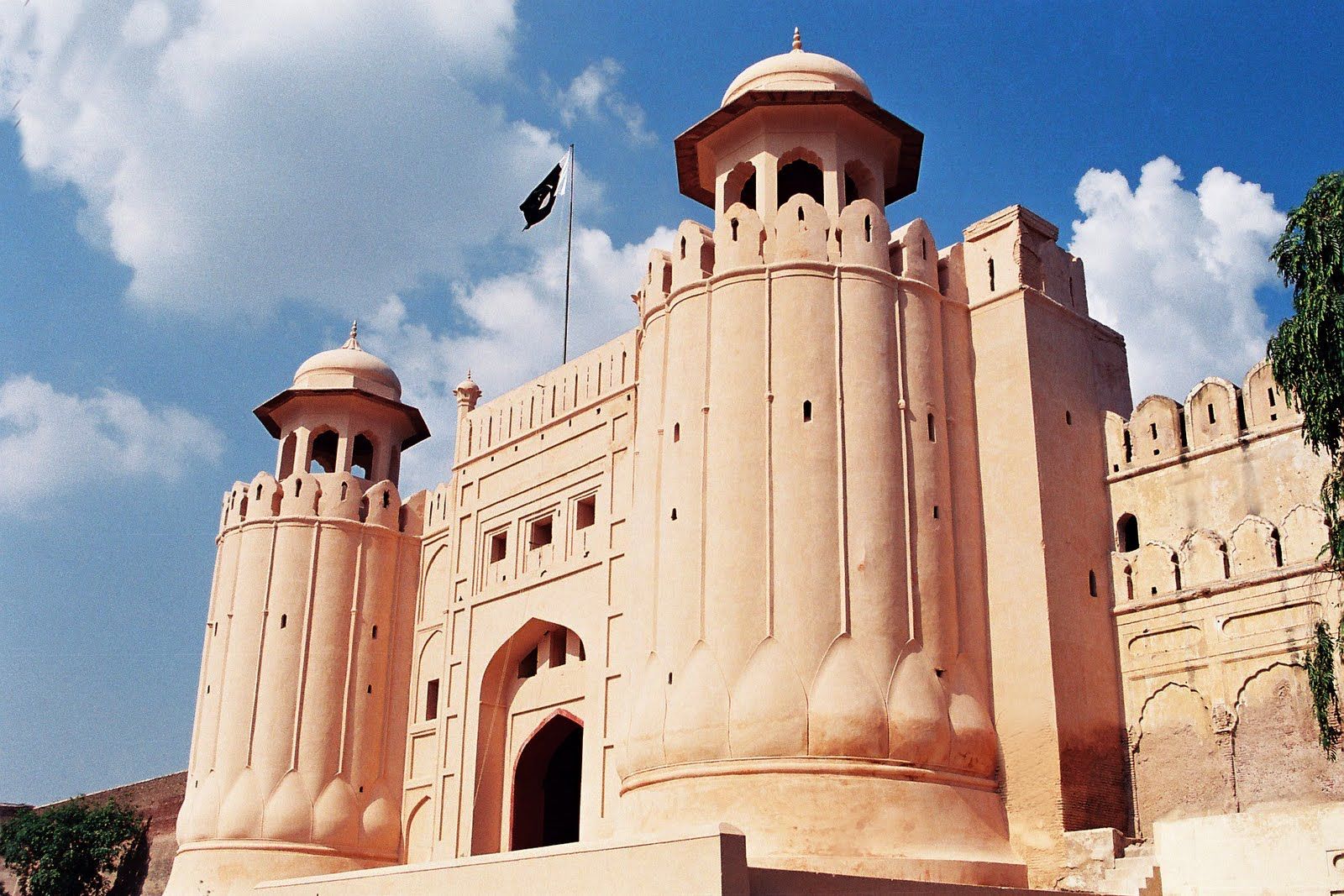1600x1067 Lahore Fort Wallpaper
