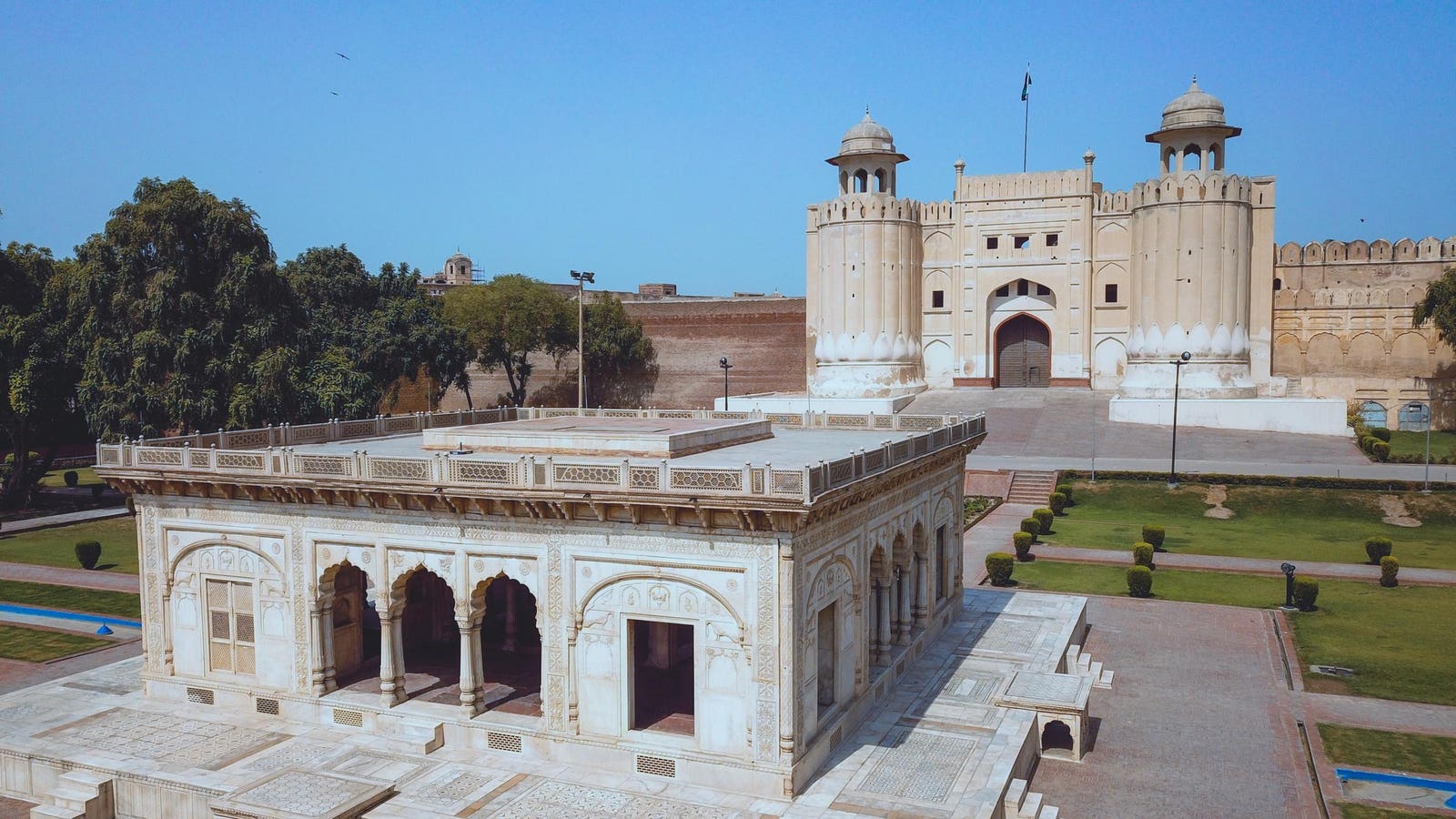1600x900 Lahore's 400 Year Old 'Picture Wall' To Be Fully Restored This Year