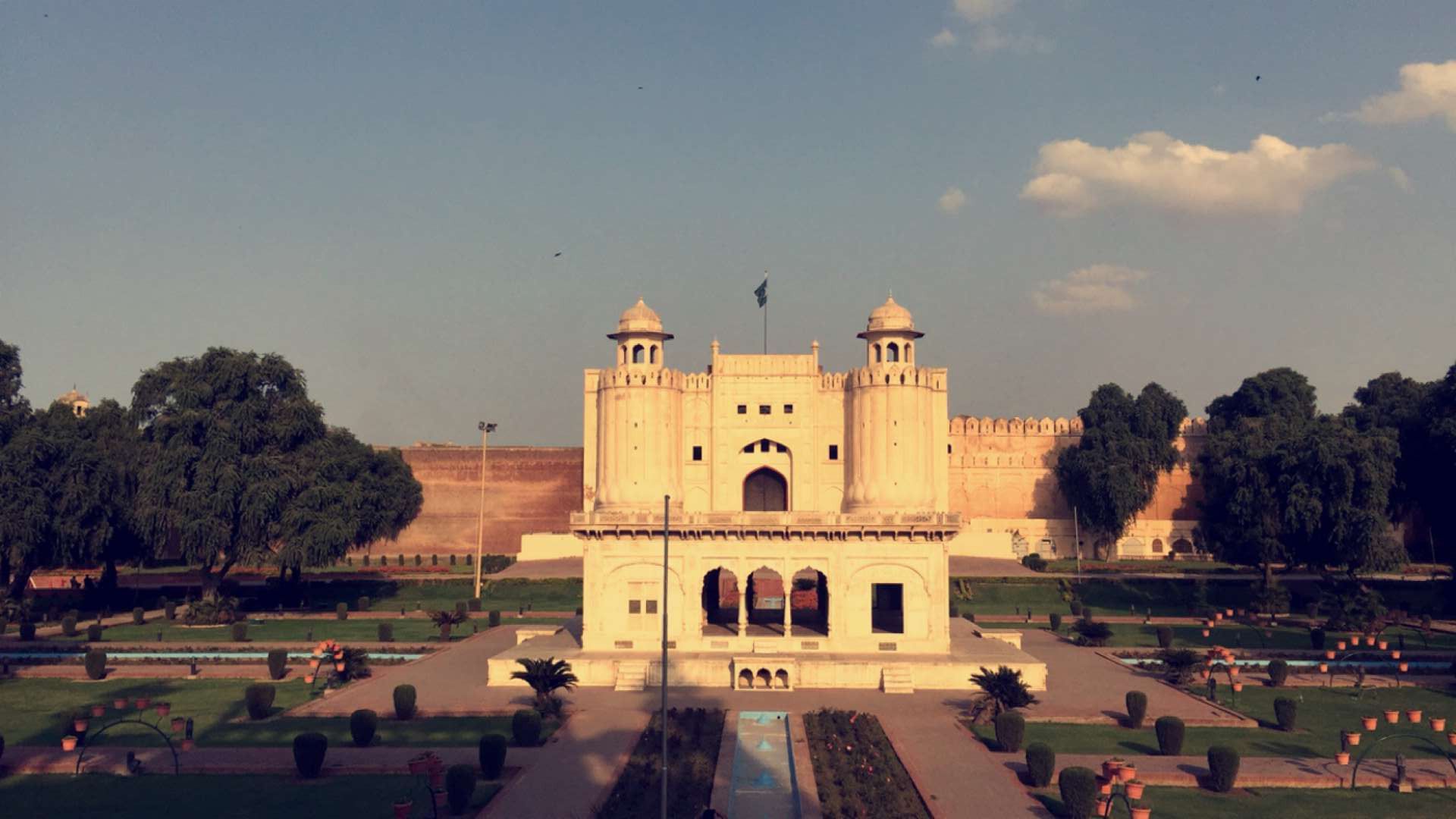 1920x1080 Hazuri bagh and the lahore fort in the
