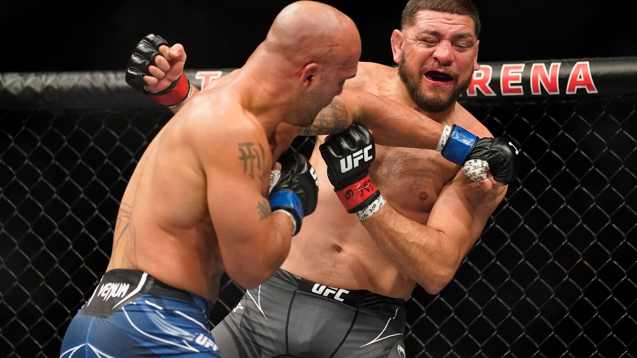 2560x1440 Volkanovski, Shevchenko defend at UFC 266; Lawler stops Diaz