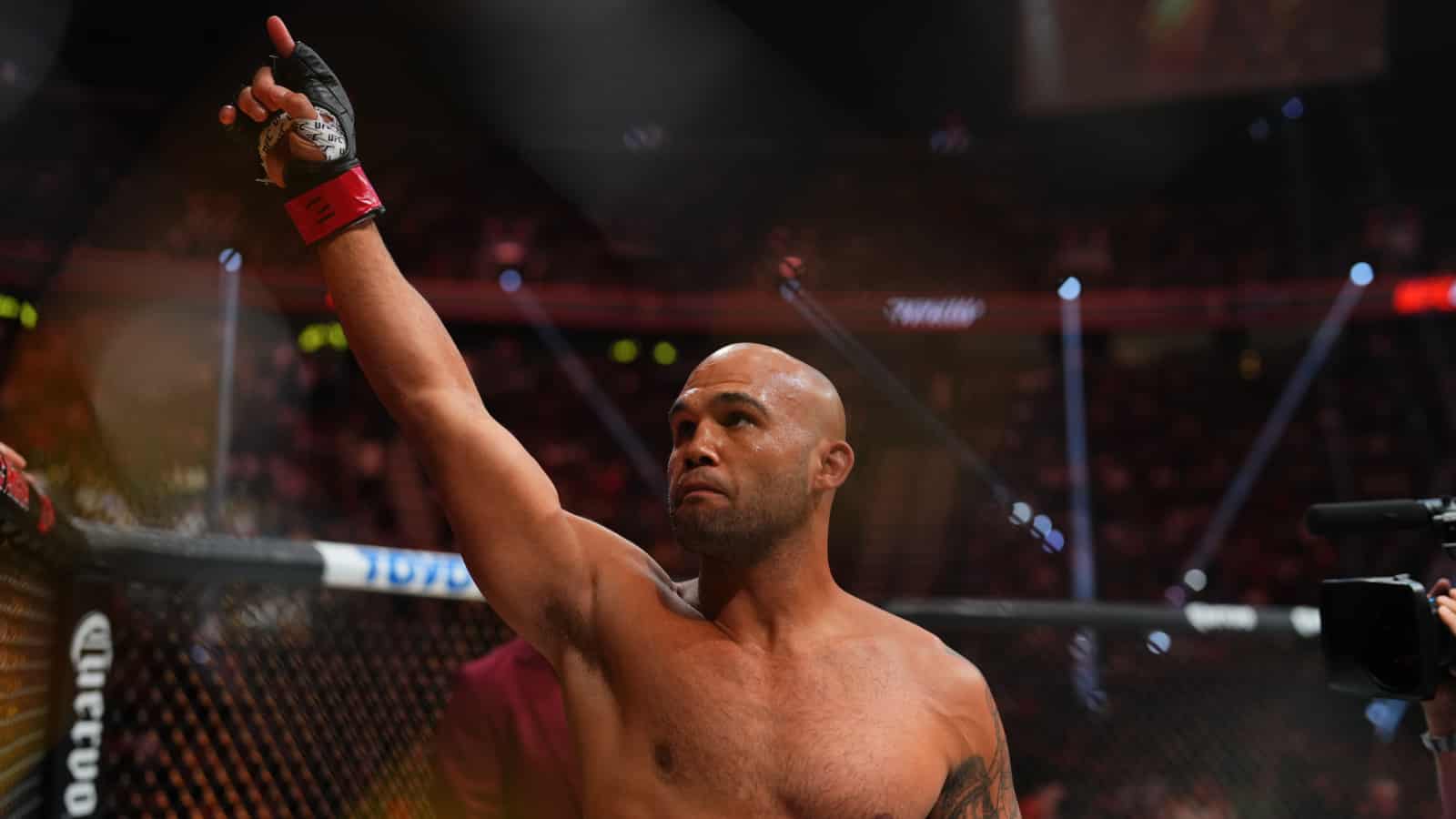1600x900 Robbie Lawler wins at UFC says goodbye