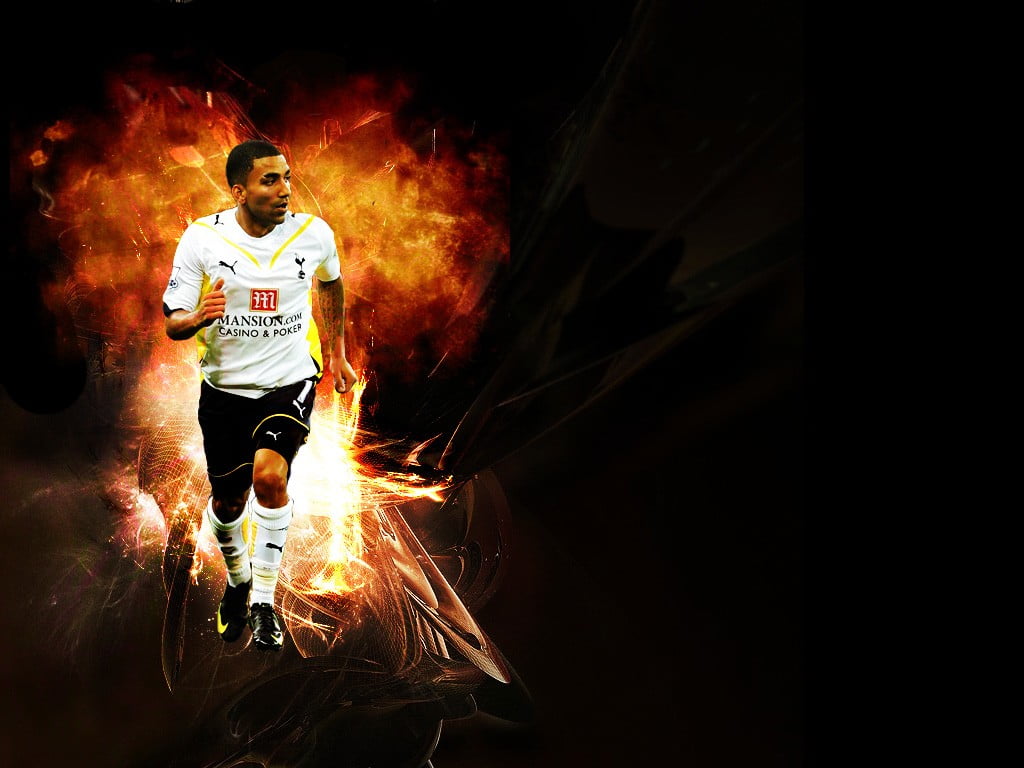 1024x768 Men's white and multicolored Puma soccer jersey shirt wallpaper, Tottenham Hotspur, Tottenham, Aaron Lennon, Premier League HD wallpaper