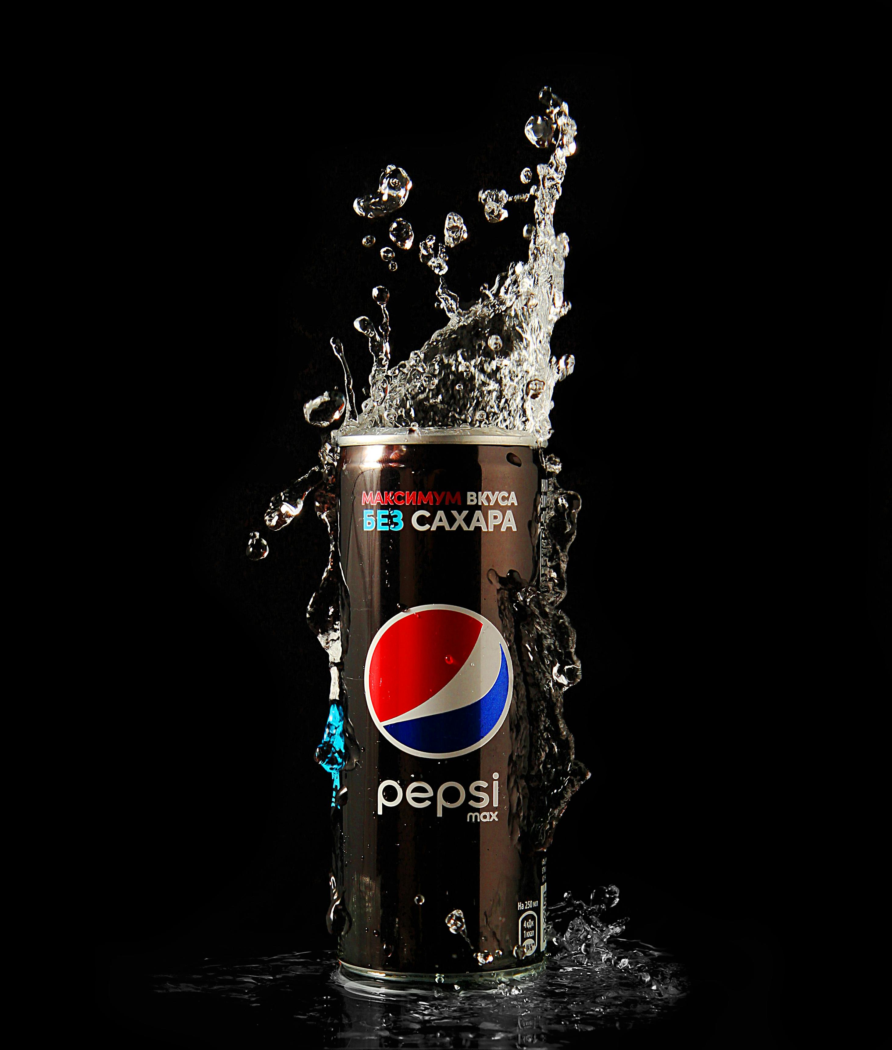 2926x3441 Close Up Shot Of A Can Of Pepsi · Free