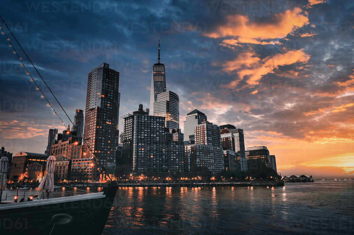 1232x821 City skyline at sunset beautiful New York Manhattan usa travel