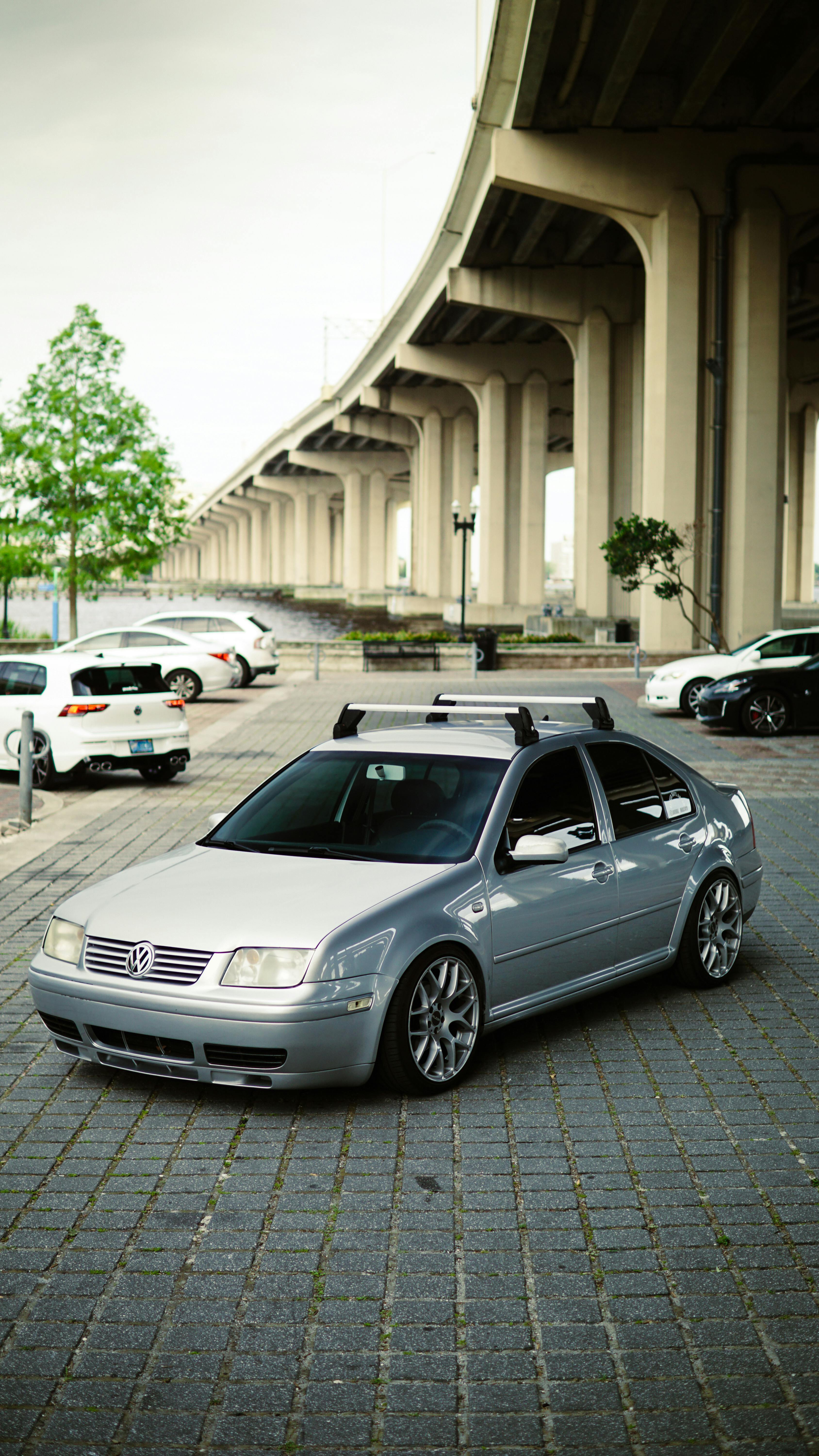 3376x6000 Gray Volkswagen Jetta · Free