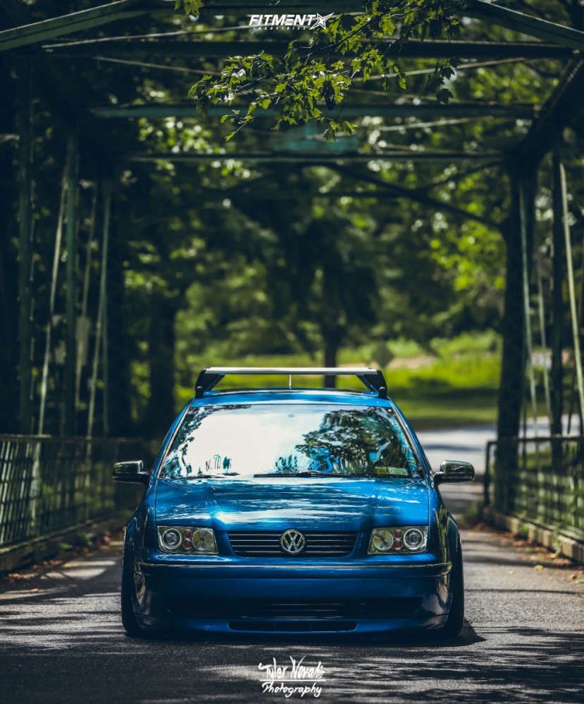 829x1000 Volkswagen Jetta GLI 1.8T 4dr Sedan (1.8L 4cyl Turbo 6M) with 18x9.5 3SDM 0.01 and Achilles 215x40 on Air Suspension