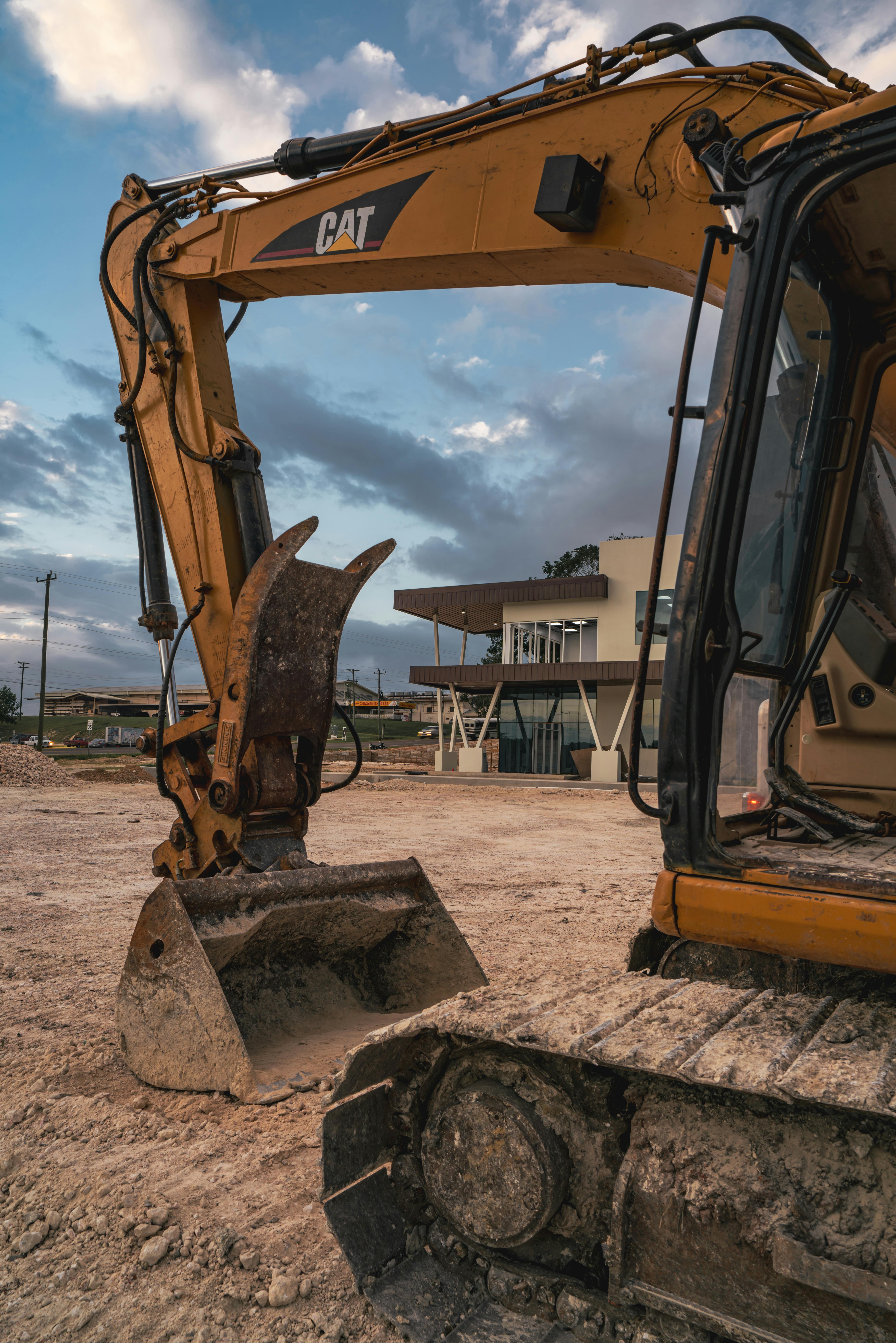 5304x7952 Excavator on a Construction · Free