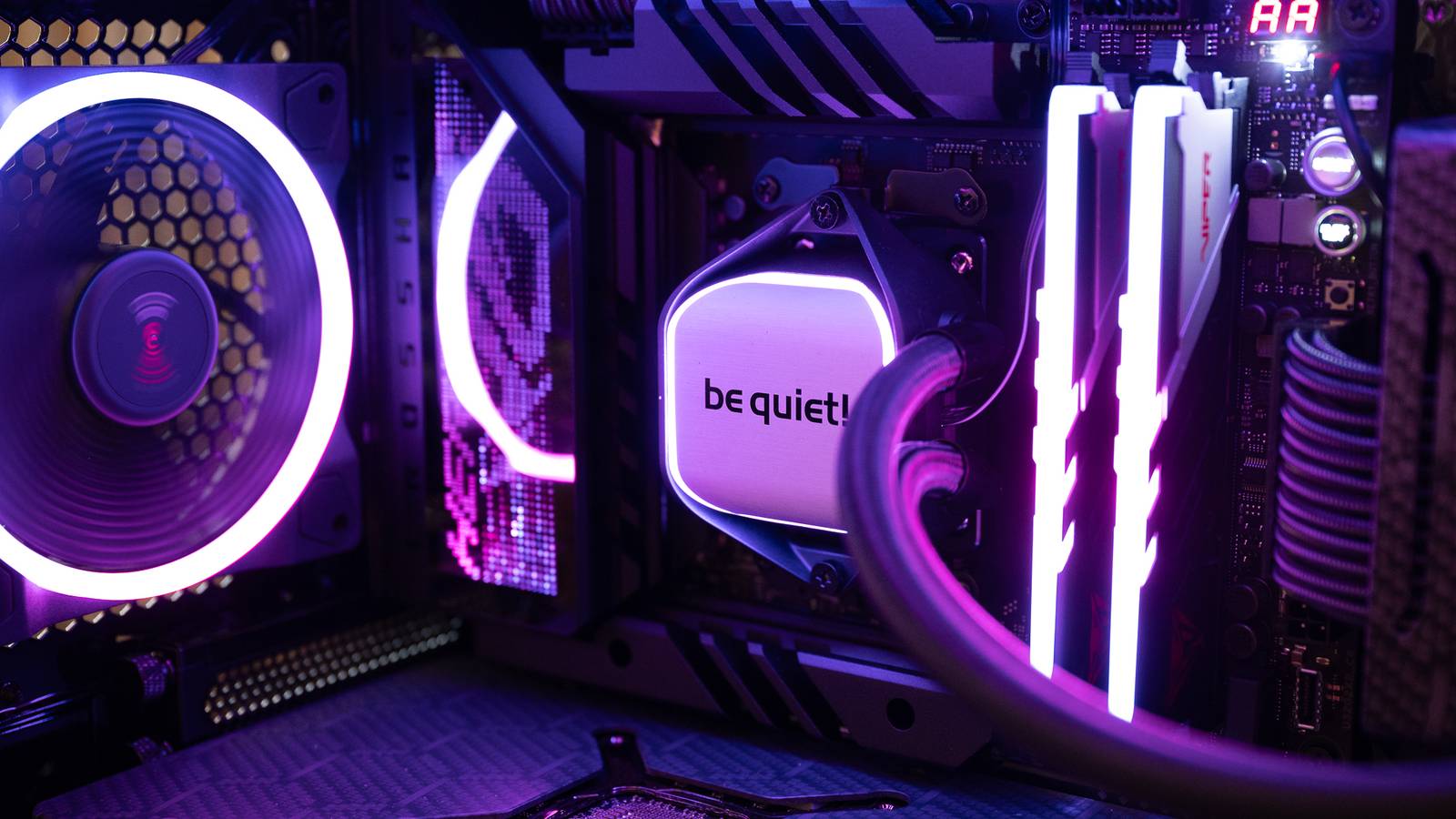 1600x900 RGB RAM Makes No Sense (Unless You're Liquid Cooling)
