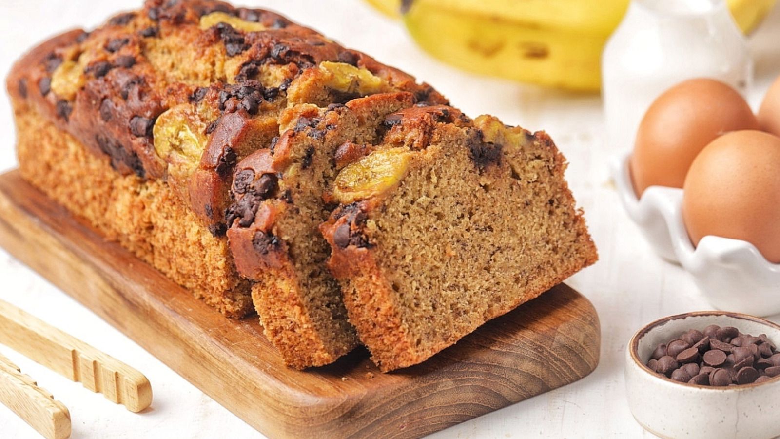 1600x900 The Secret Ingredient For Ultra Moist Banana Bread