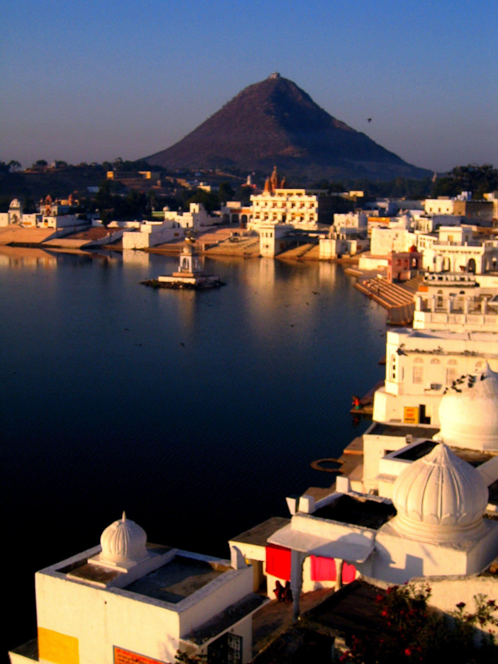 1704x2272 Ghats at Pushkar lake