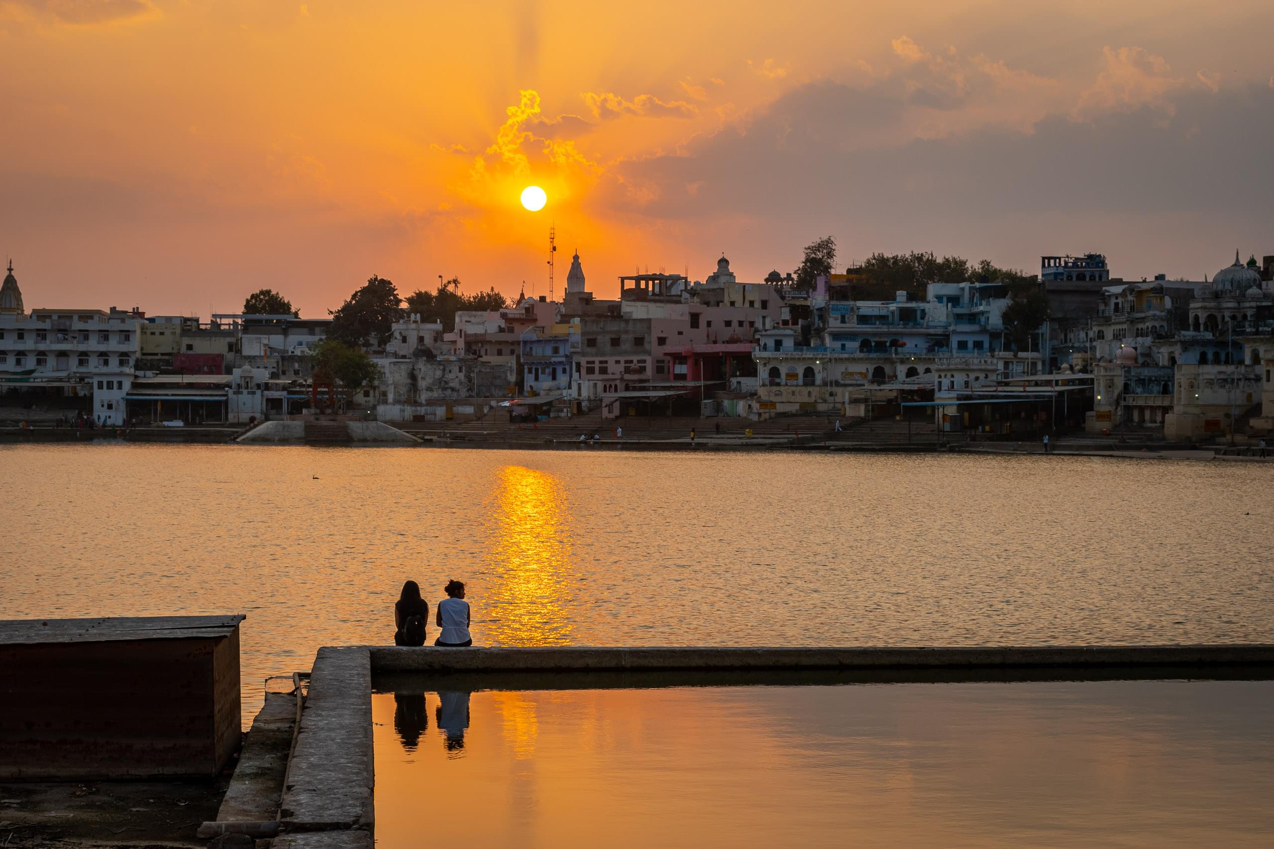 2560x1707 Sunset in Pushkar. Julian Peters Photography