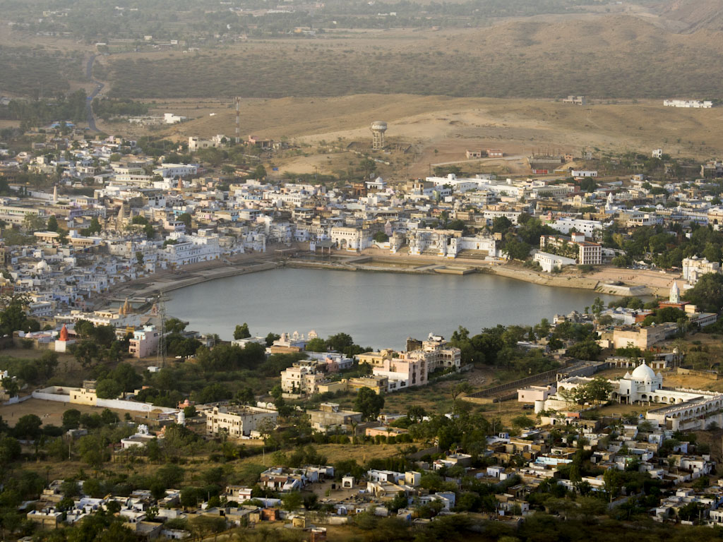 1024x768 Pushkar, one of the oldest existing cities in India and Travis