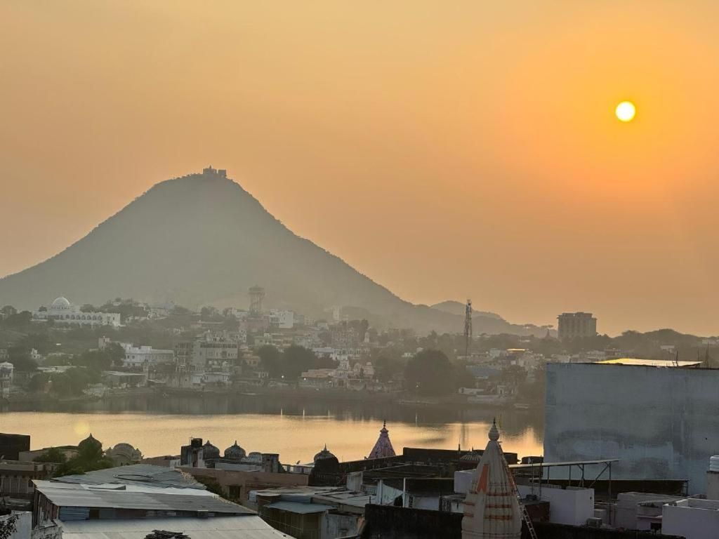 1024x768 Pink Floyd cafe & hotel, pushkar, Pushkar (updated prices 2026)