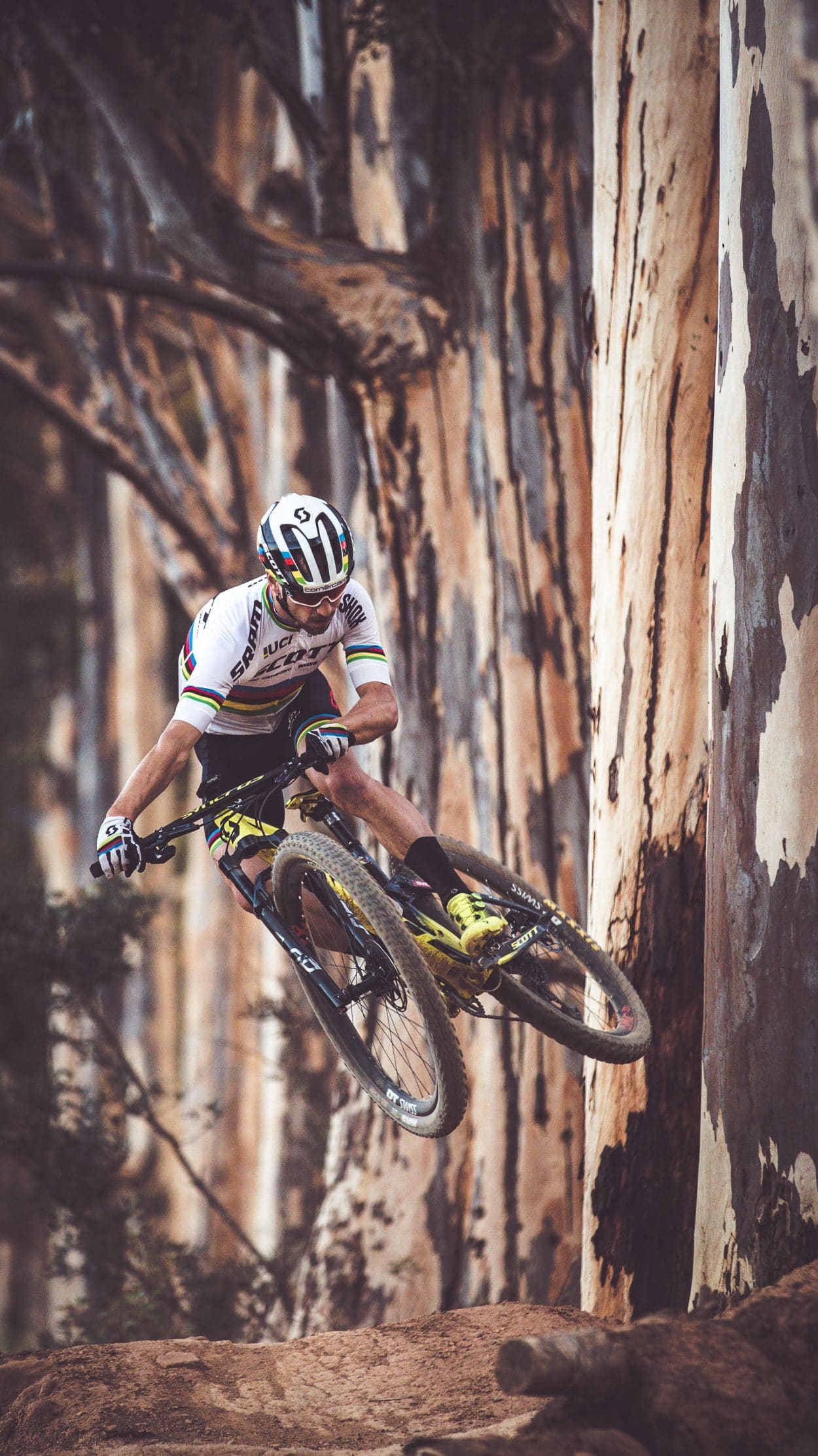 1250x2222 Nino Schurter and Kate Courtney extend their contracts until 2022 Bike Action Magazine