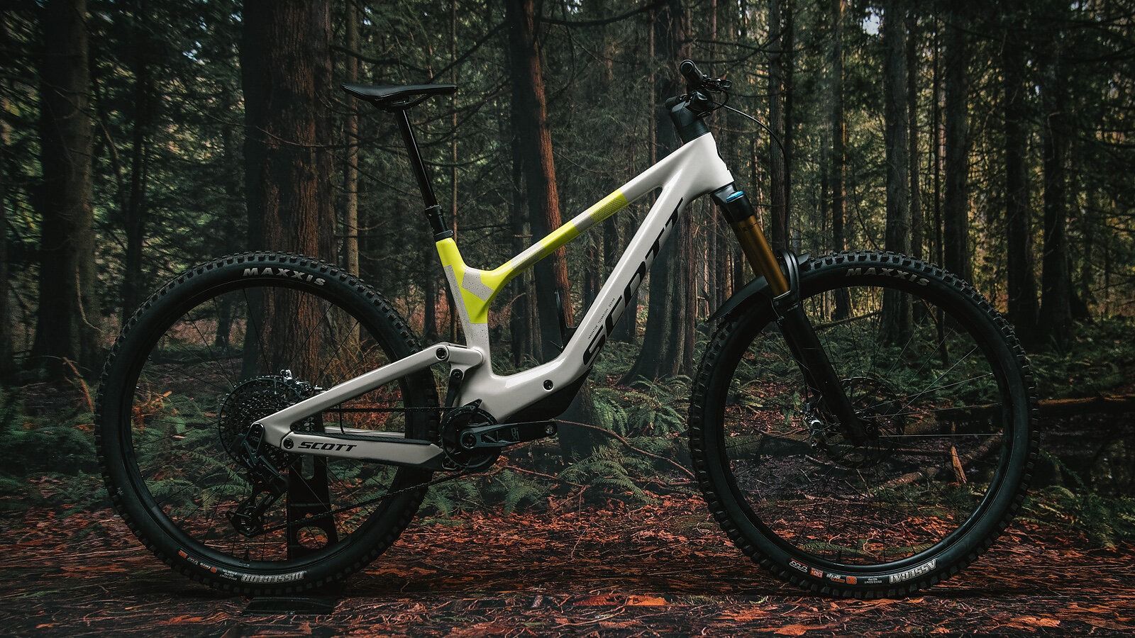 1600x900 Bike Review