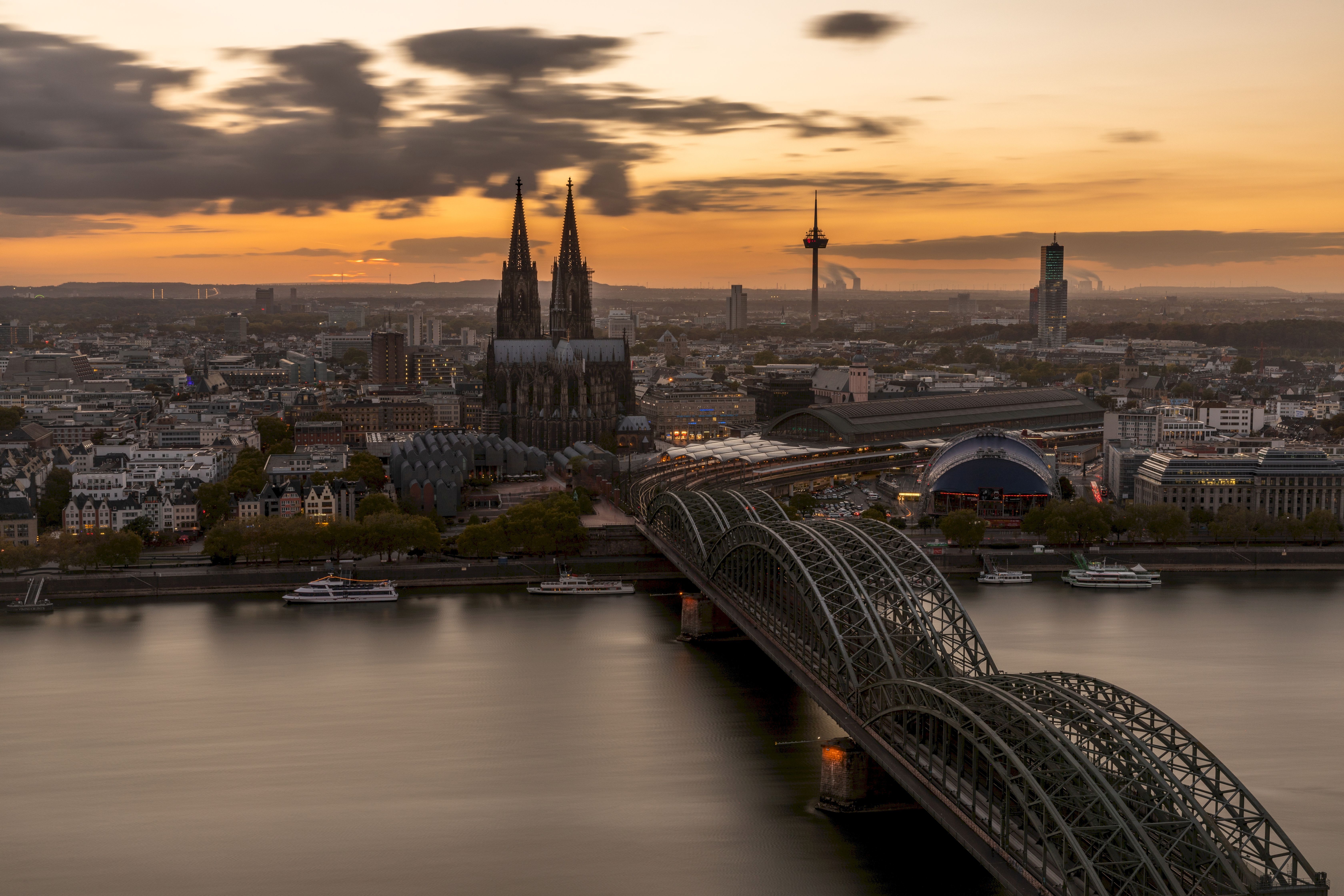 6720x4480 Ulm Minster Phone Wallpaper: Free 4K & HD Downloads