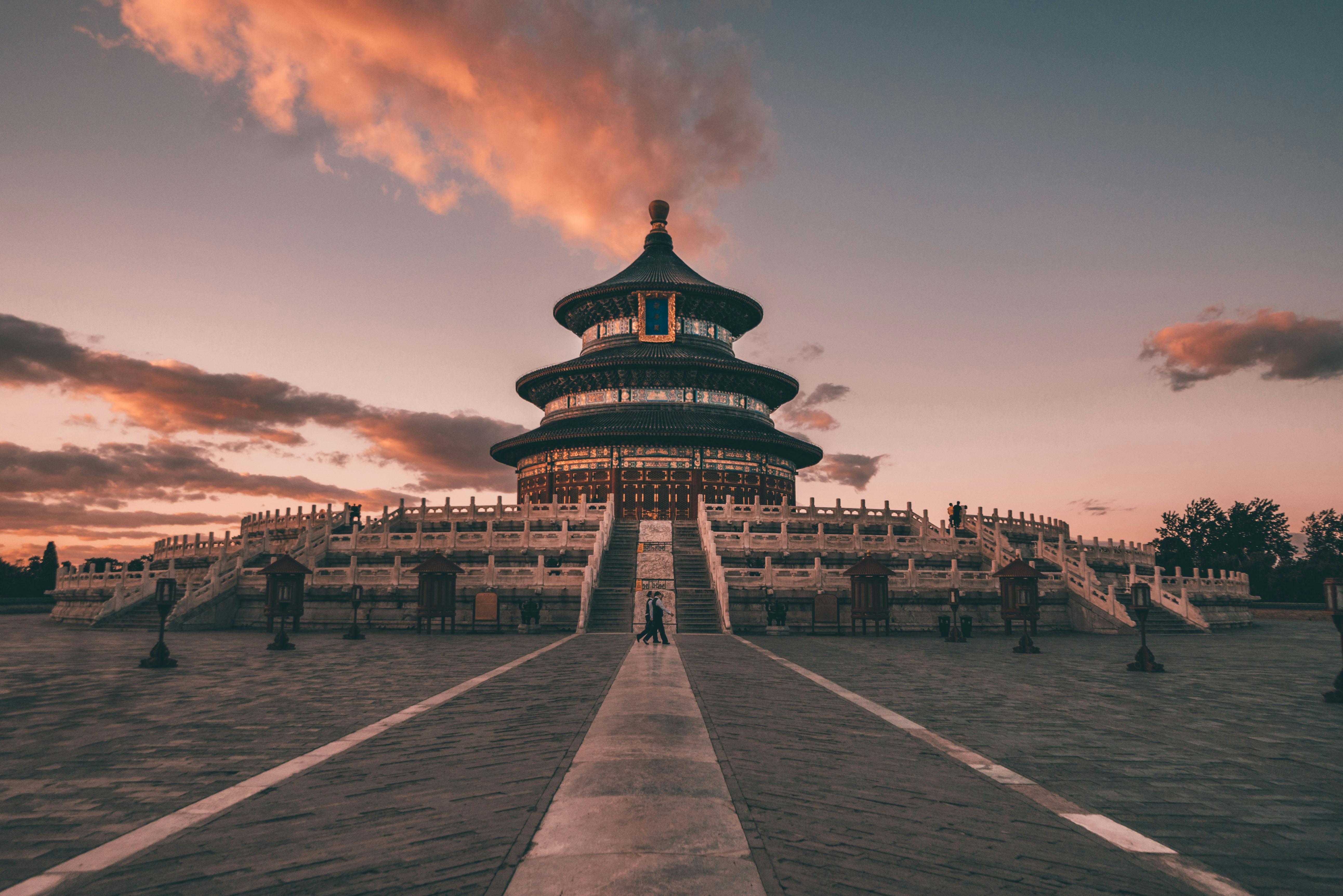5168x3448 Temple Building at Dusk · Free
