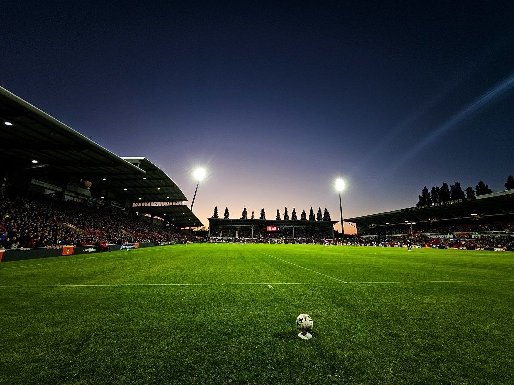 1024x768 Wrexham AFC back in the League!