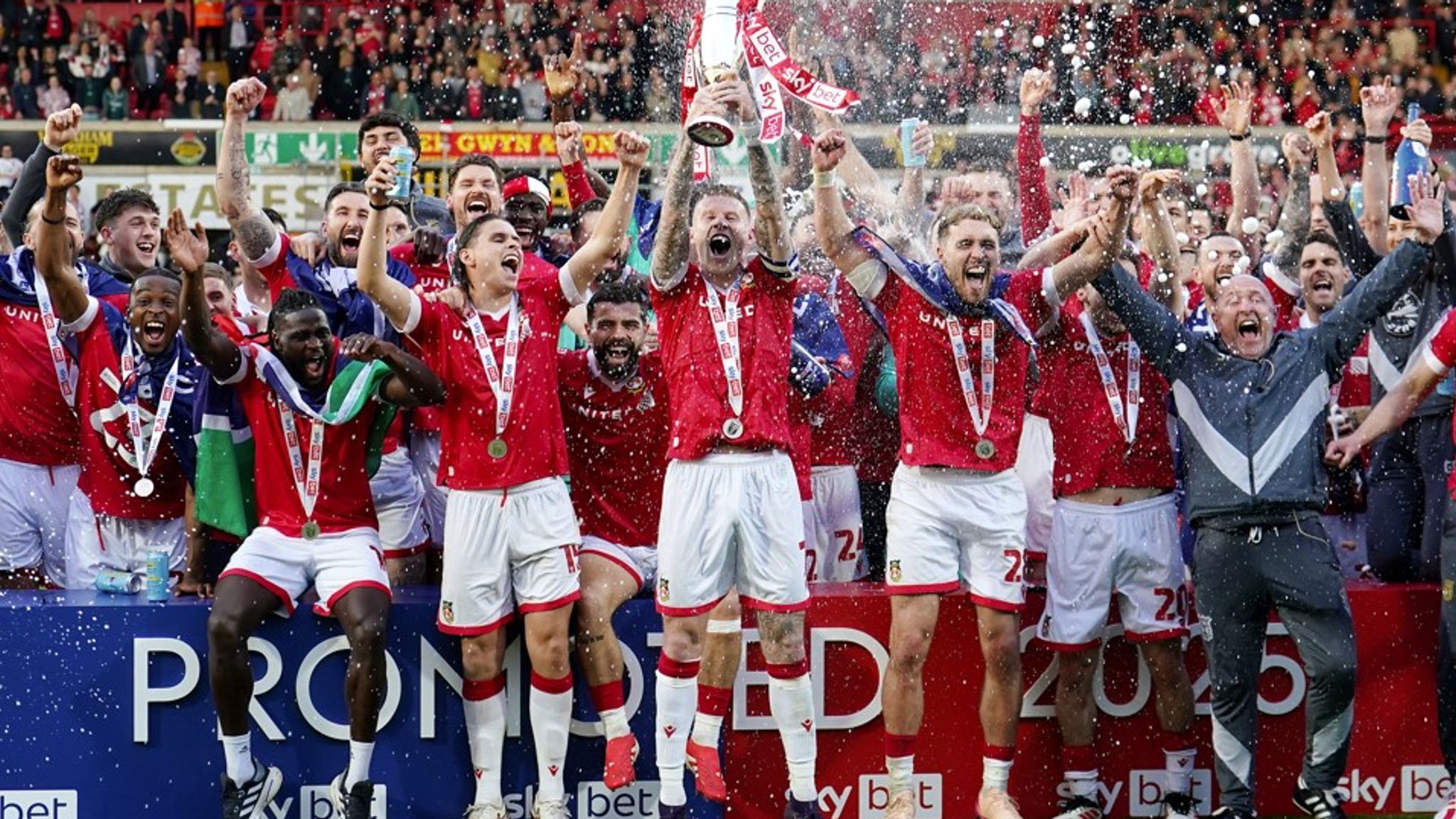 2048x1152 Wrexham Promoted: Ryan Reynolds And Rob McElhenney Owned Side Earn Historic Promotion To Championship
