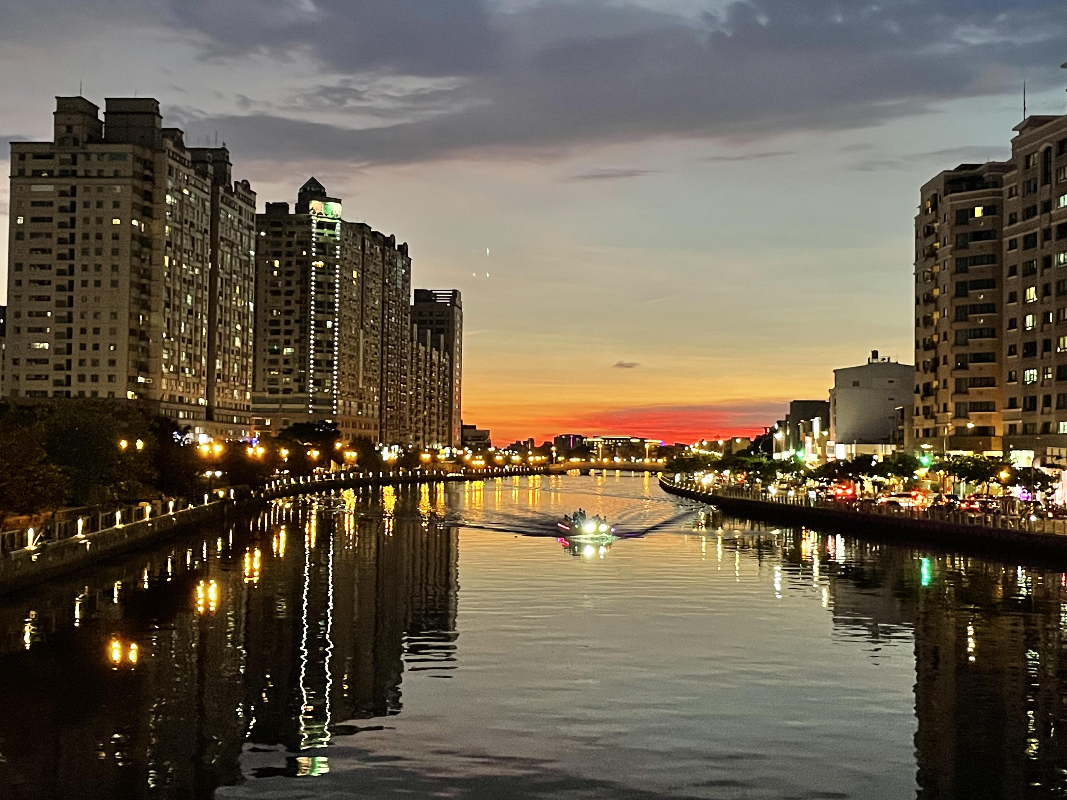 4032x3024 A beautiful evening in Anping
