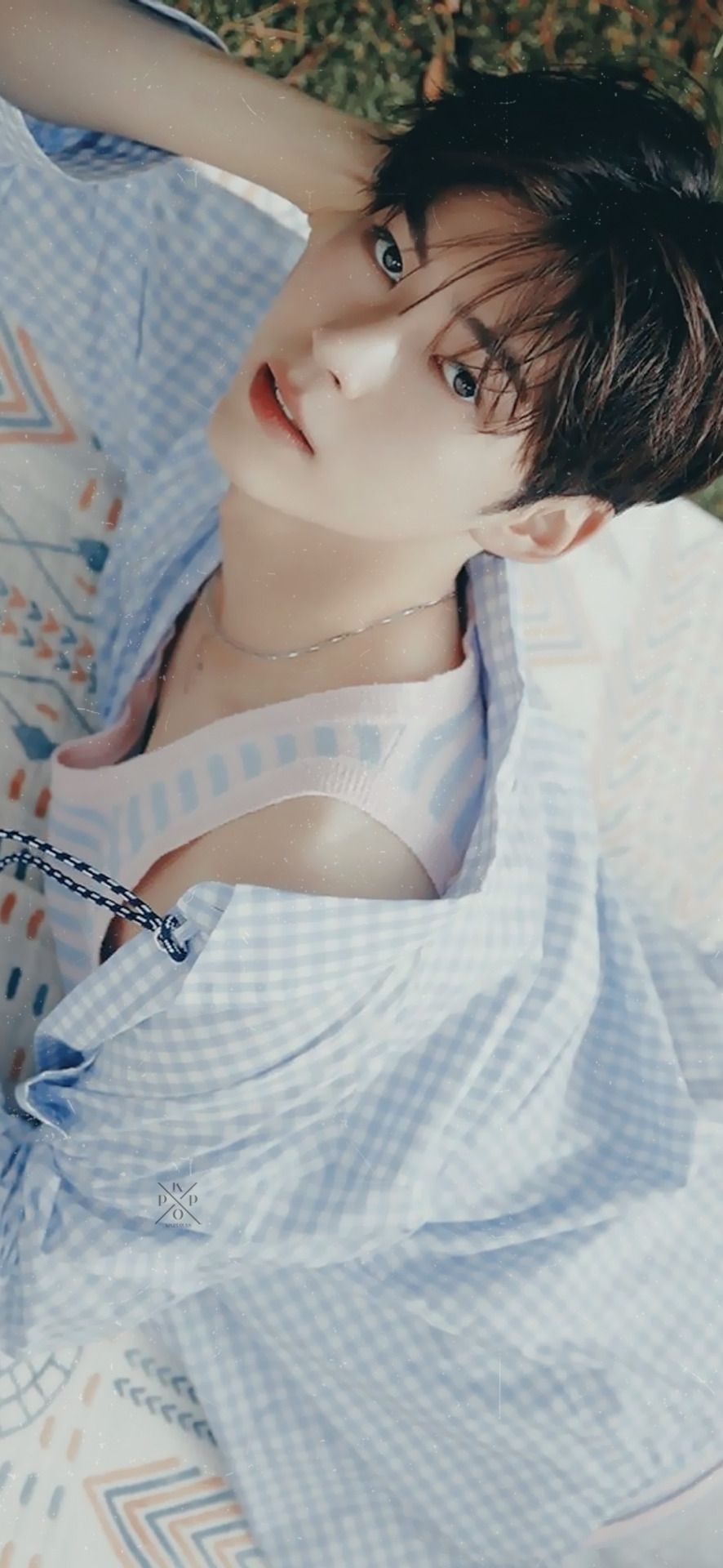 886x1920 Kpop Locks