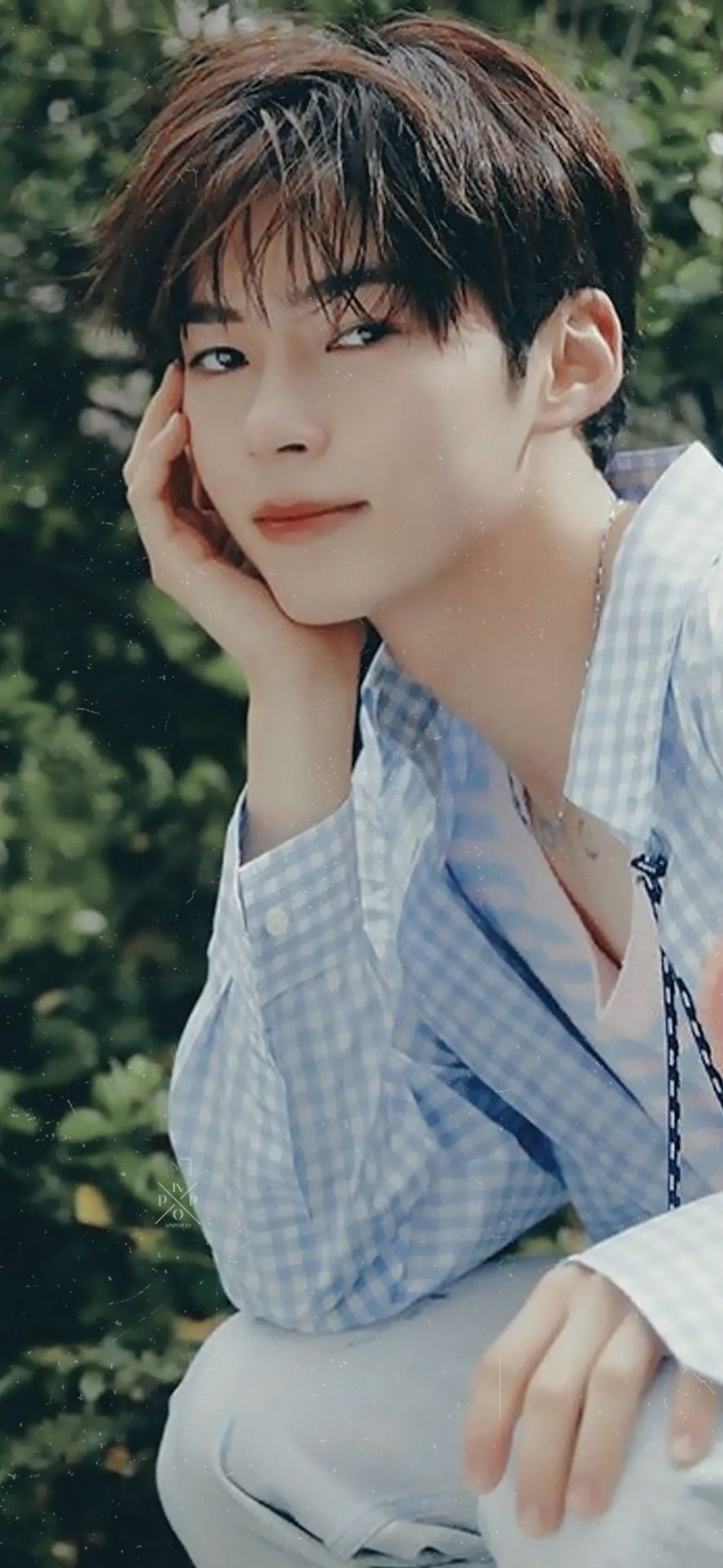 886x1920 Kpop Locks