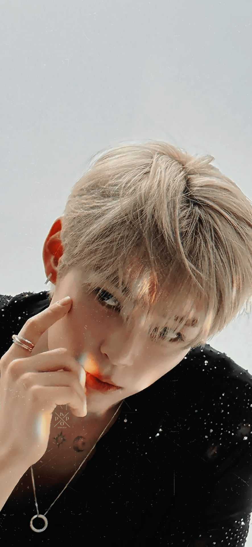 886x1920 Kpop Locks