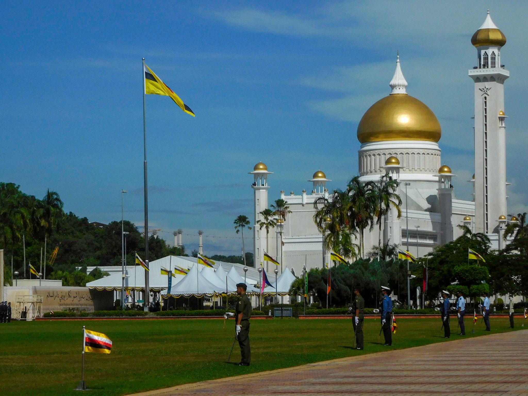 2048x1536 Bandar Seri Begawan Wallpaper