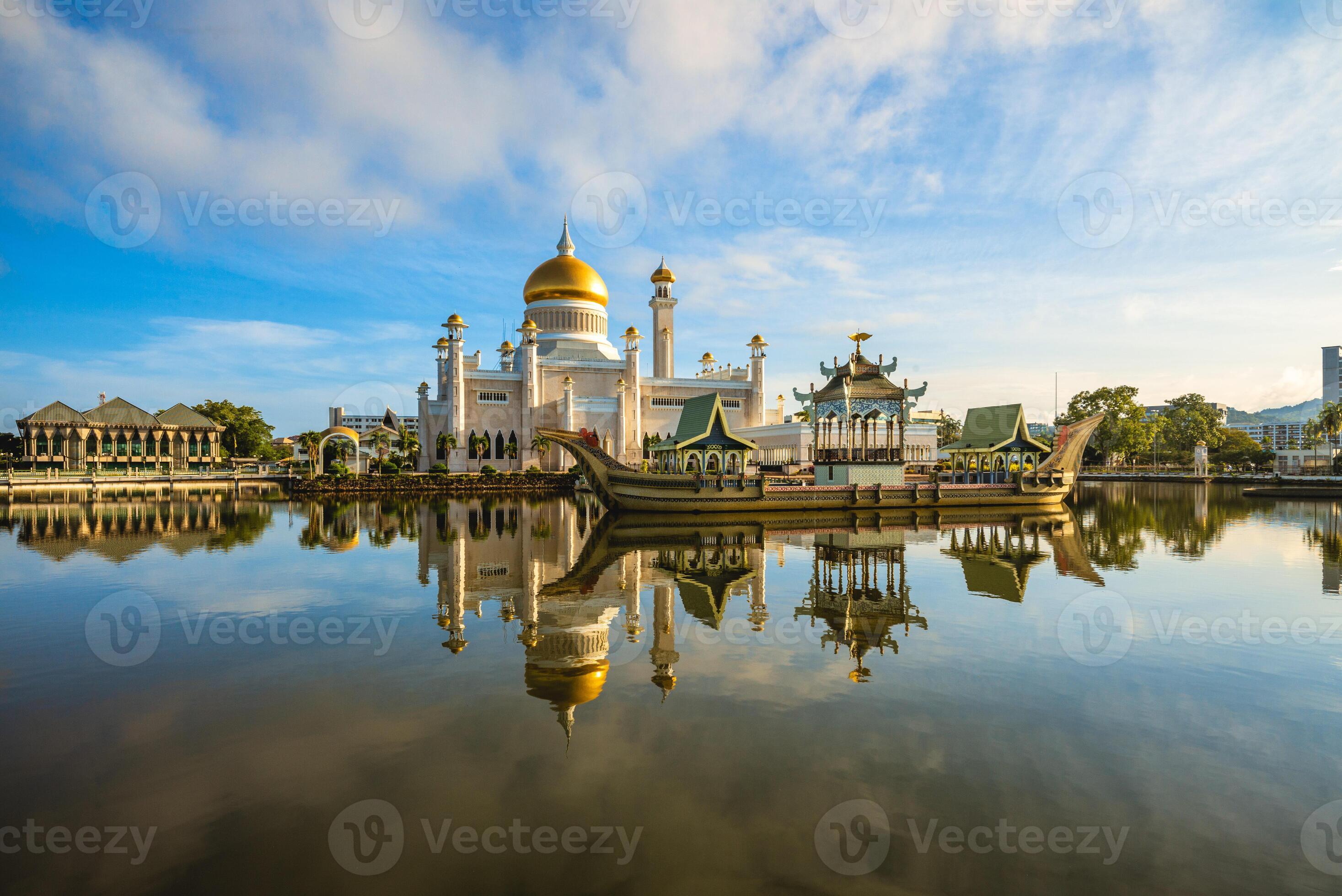 2934x1960 Omar Ali Saifuddien Mosque located in Bandar Seri Begawan, Brunei Darussalam