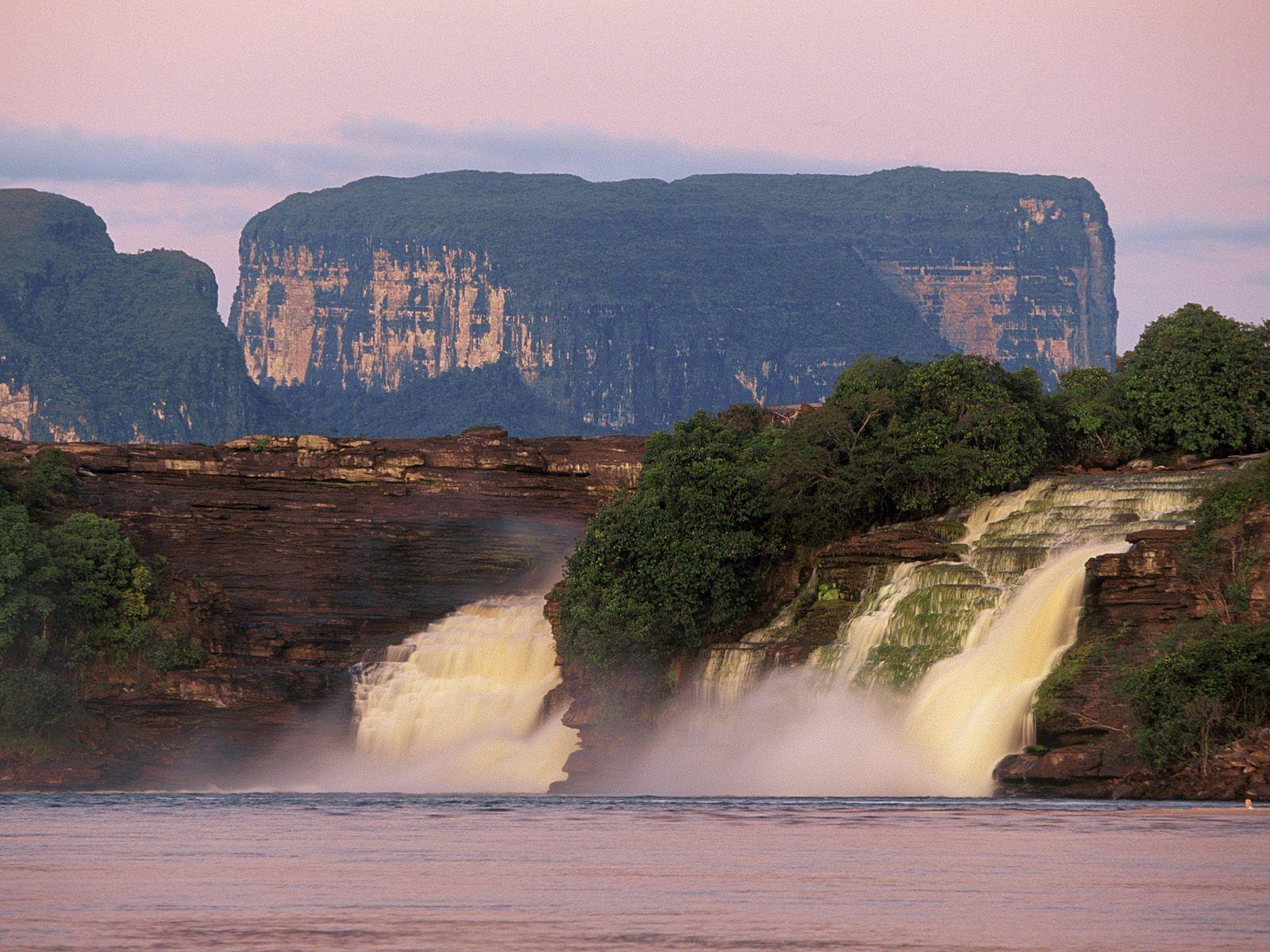 1600x1200 Canaima National Park Wallpaper