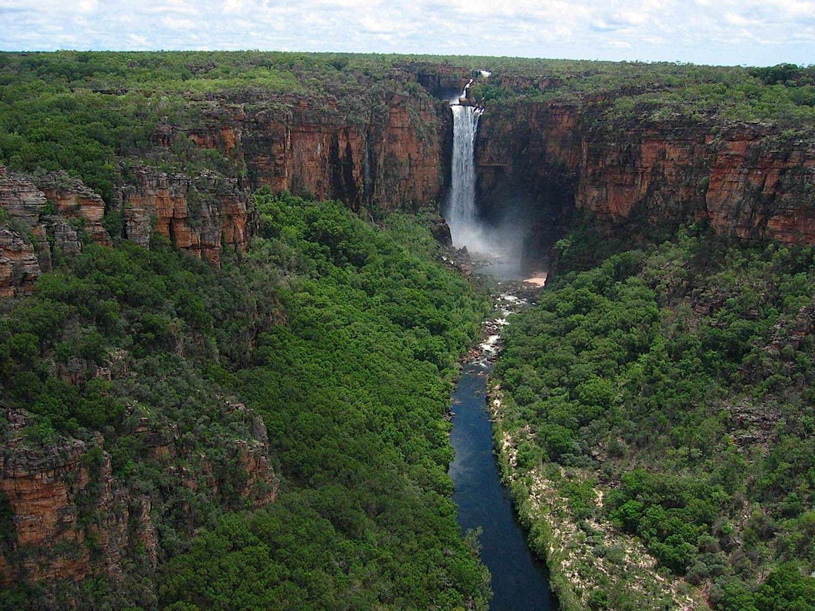 1600x1200 Canaima National Park Wallpaper