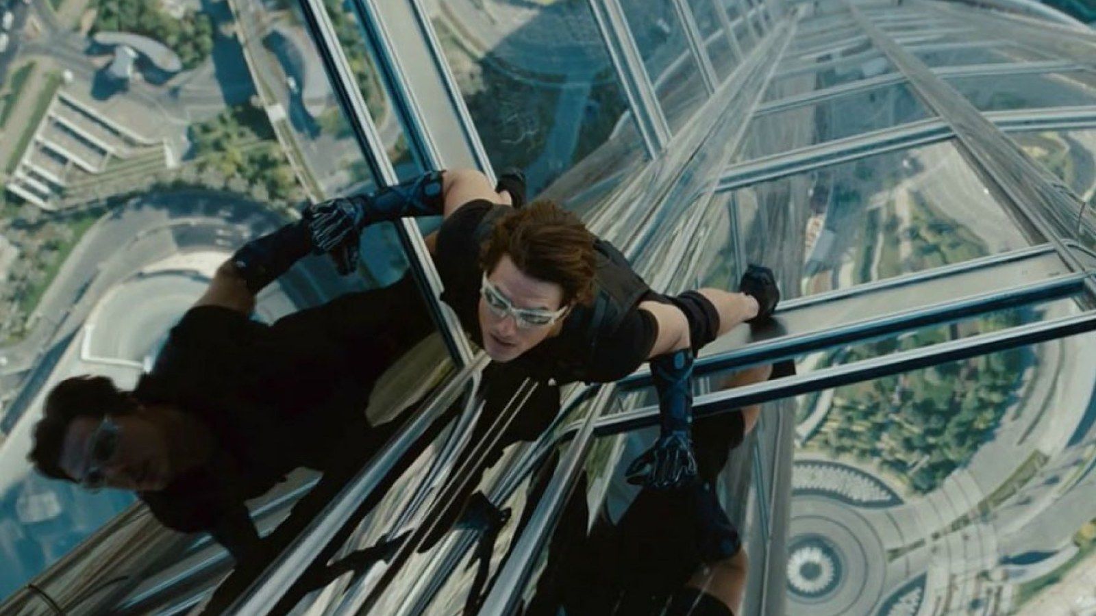 1600x900 Mission Impossible Protocol' Tom Cruise Jumps From World's Tallest Building (PHOTOS)