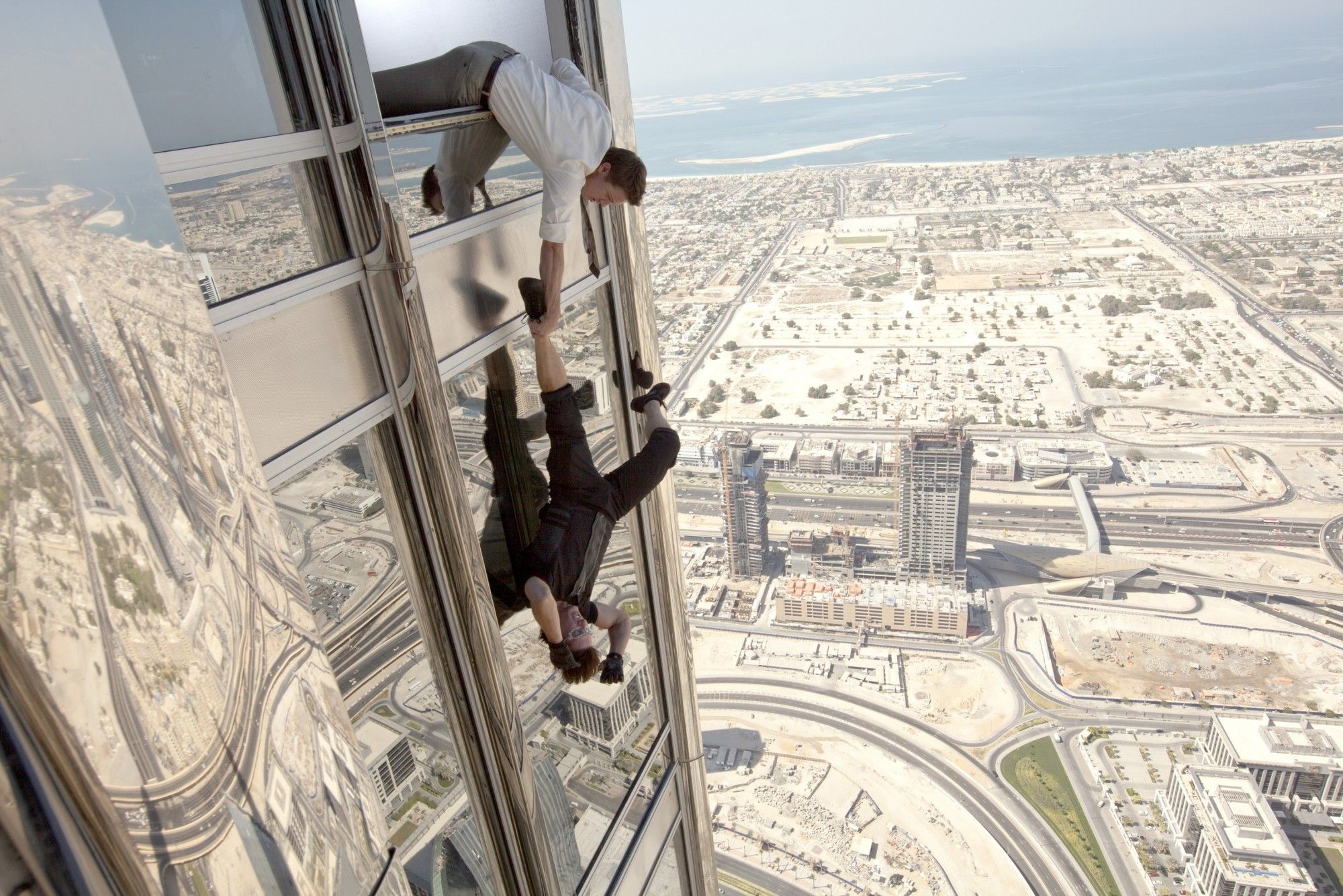 2000x1334 Mission: Impossible Ghost Protocol Picture 50