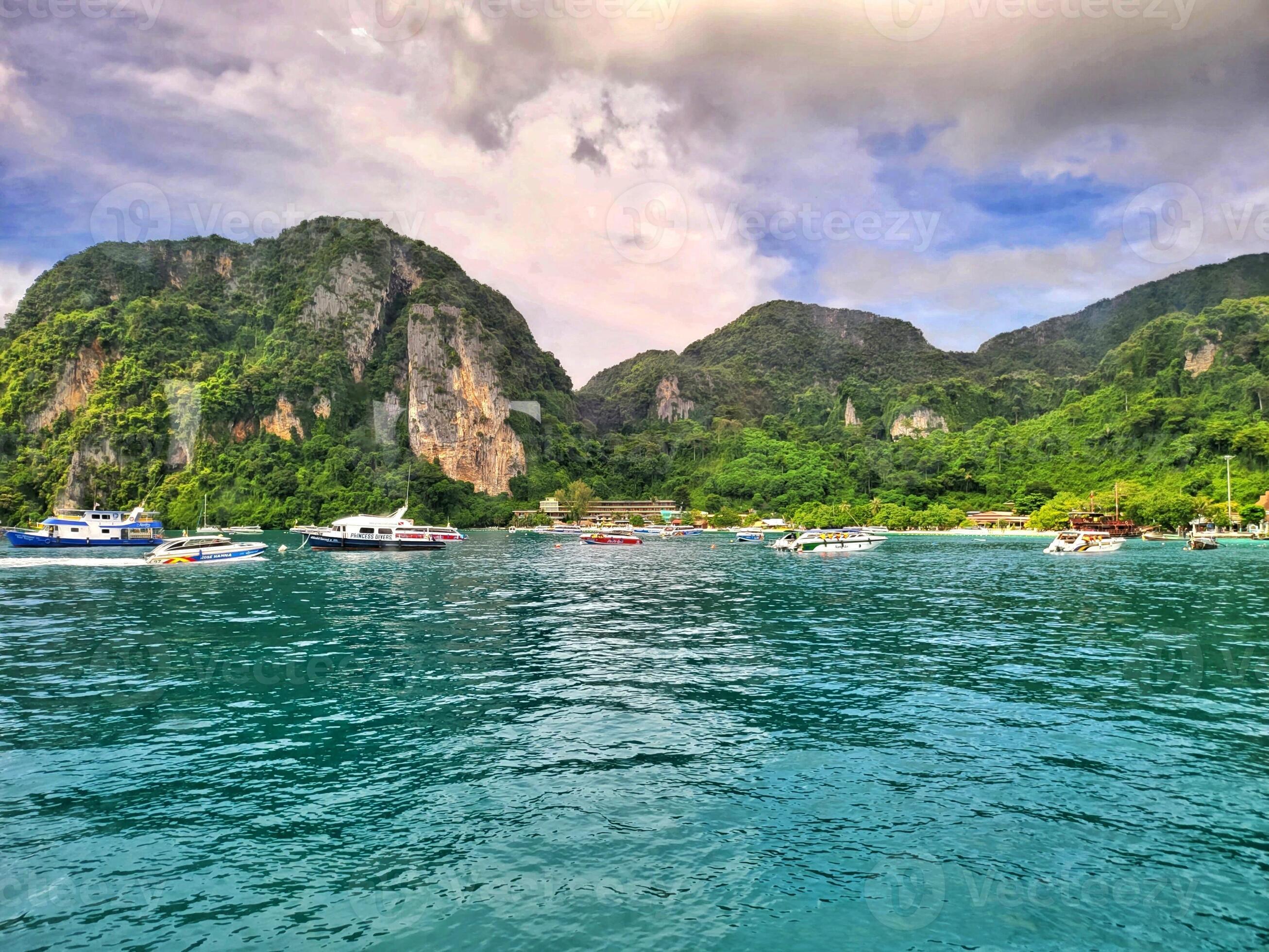 2613x1960 Phi Phi Island Krabi Thailand Travel Souvenir Poster Wallpaper Background