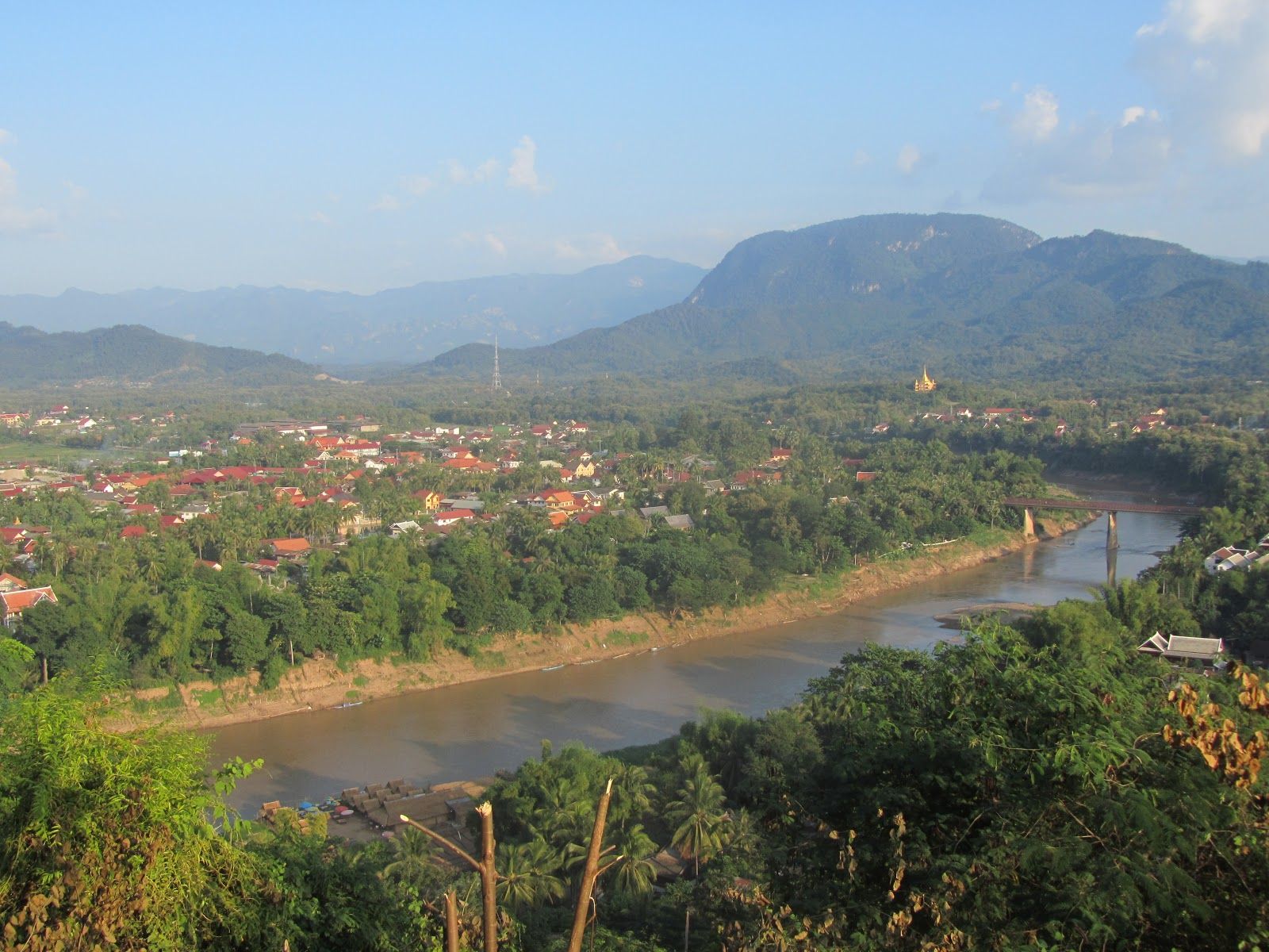 1600x1200 Luang Prabang Romantic Peninsula Over Our Steps