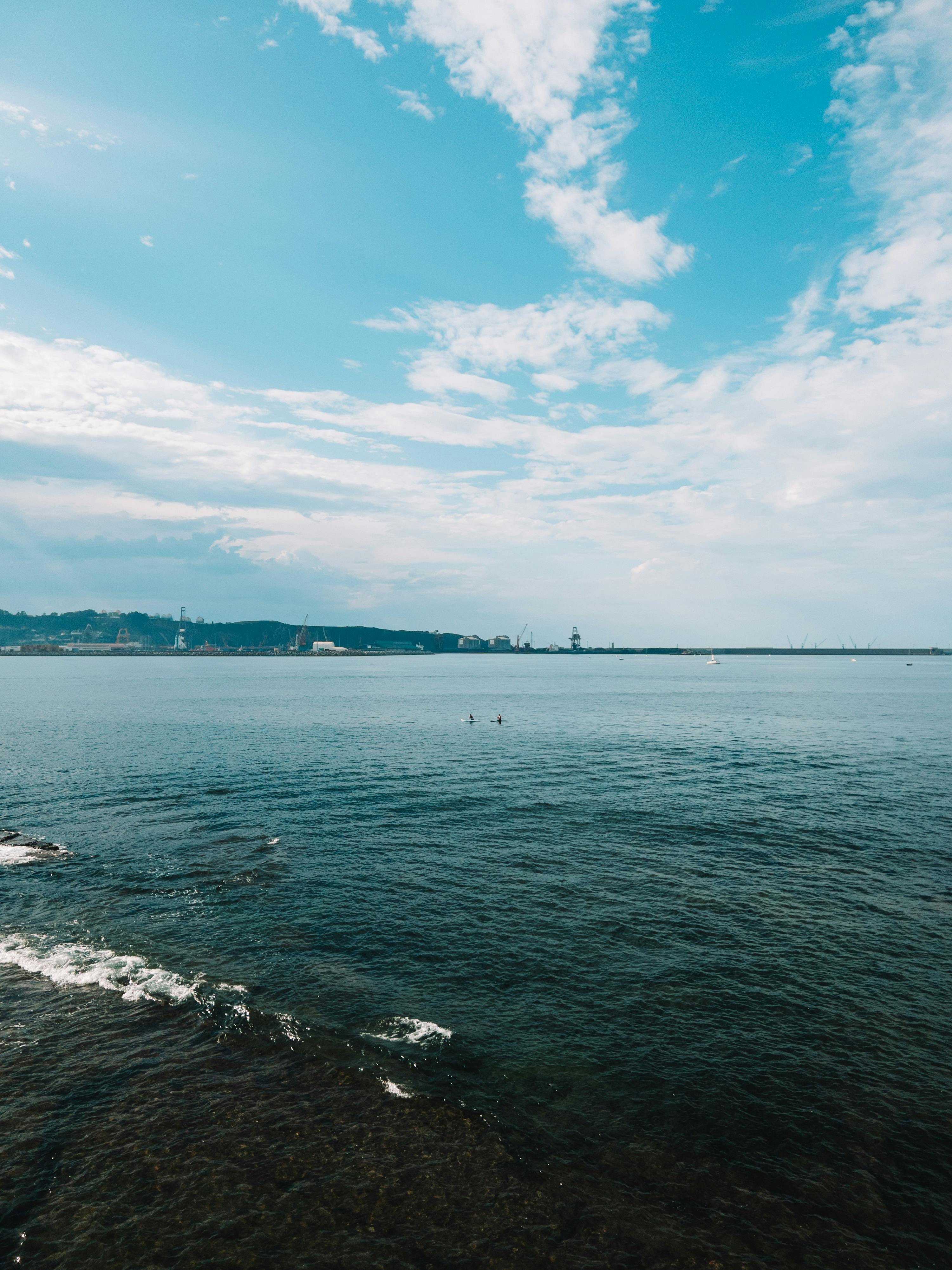 3002x4003 Sea on Sunny Day · Free
