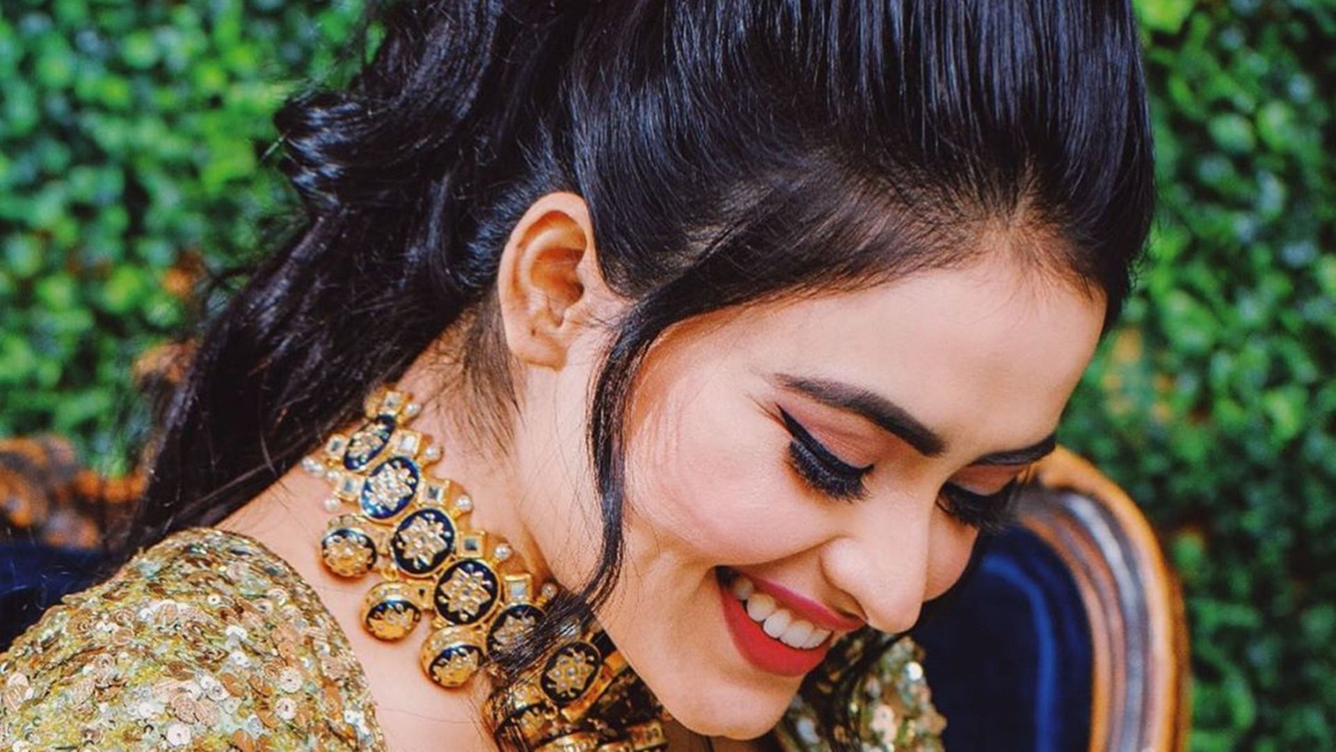 1920x1080 Cute Simi Chahal Wallpaper 43304