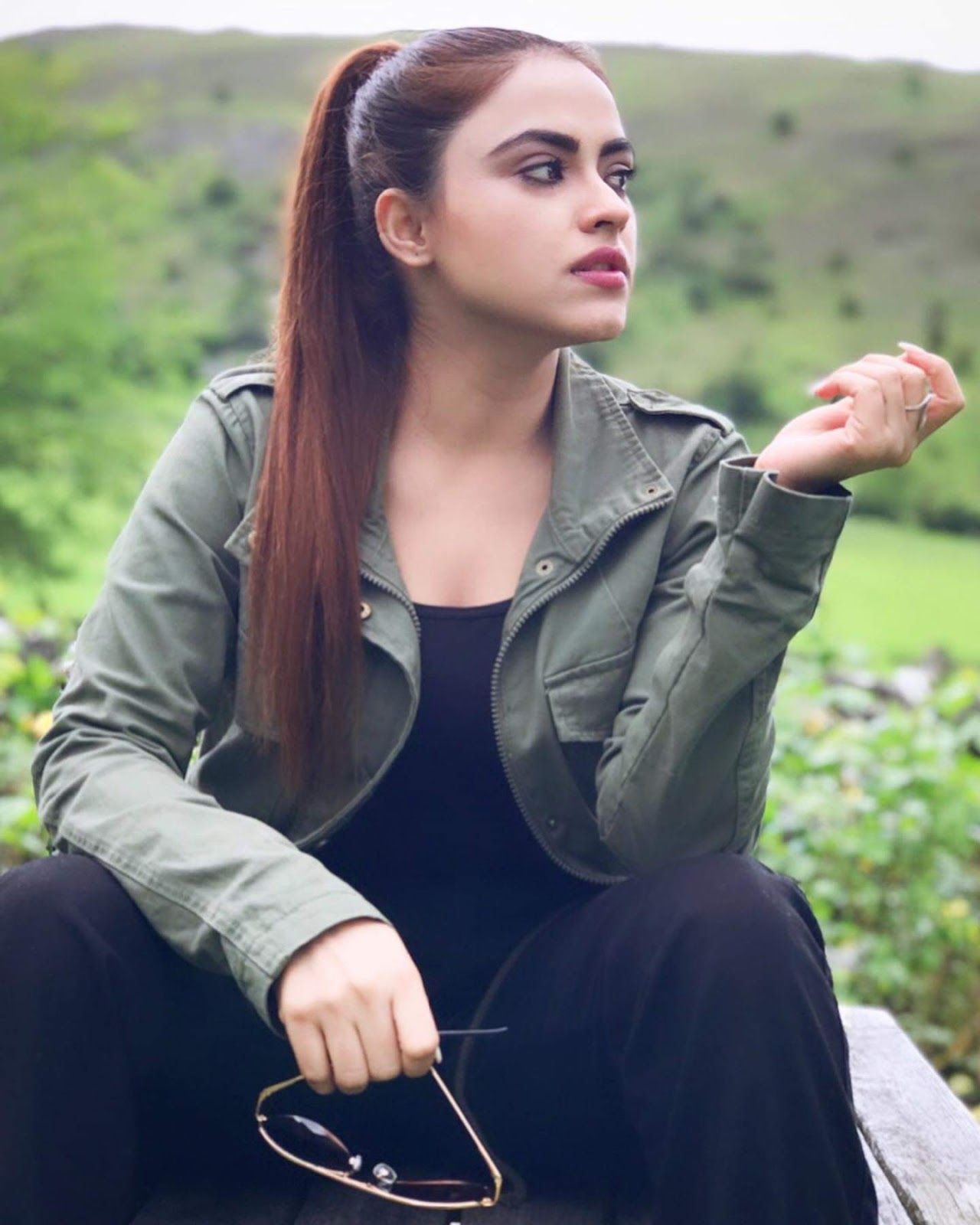 1280x1600 Simi Chahal Wallpaper